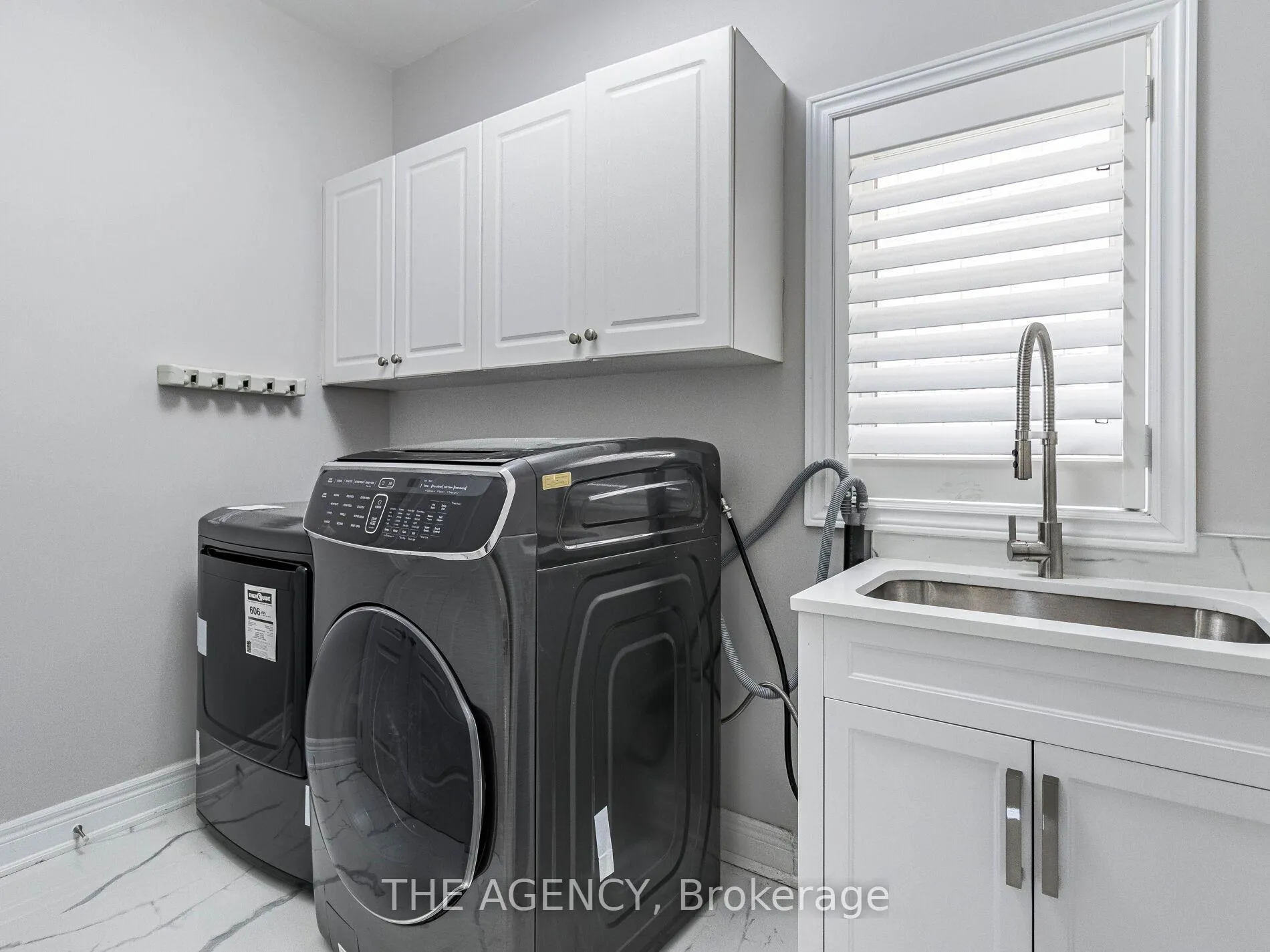 Photo 13 of 2340 Thruxton Drive, Oakville, Joshua Creek — HOMEH