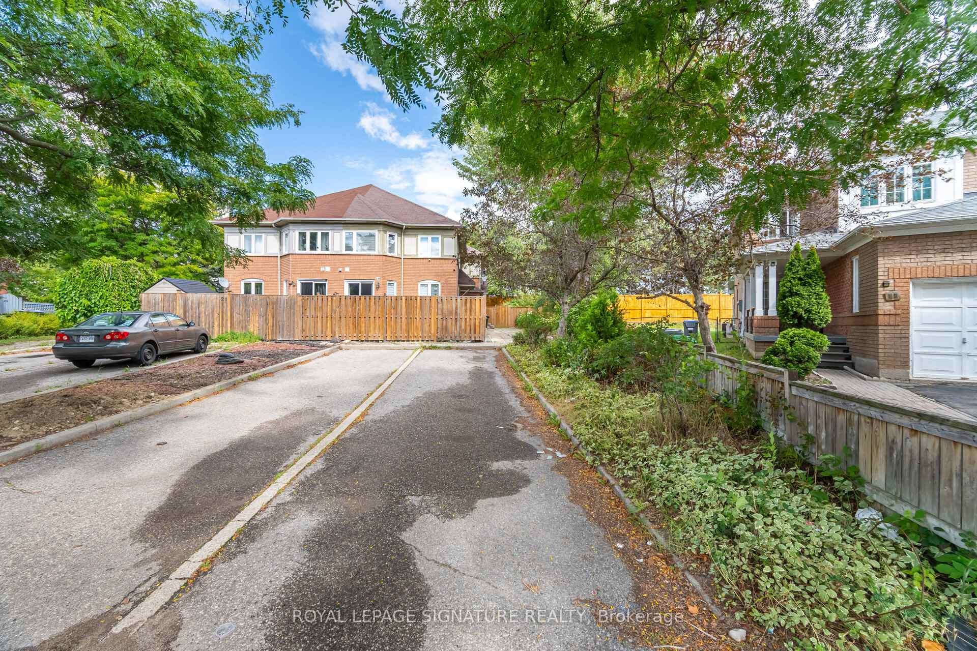 Photo 2 of 17 Quail Feather Crescent, Brampton, Sandringham-Wellington — HOMEH