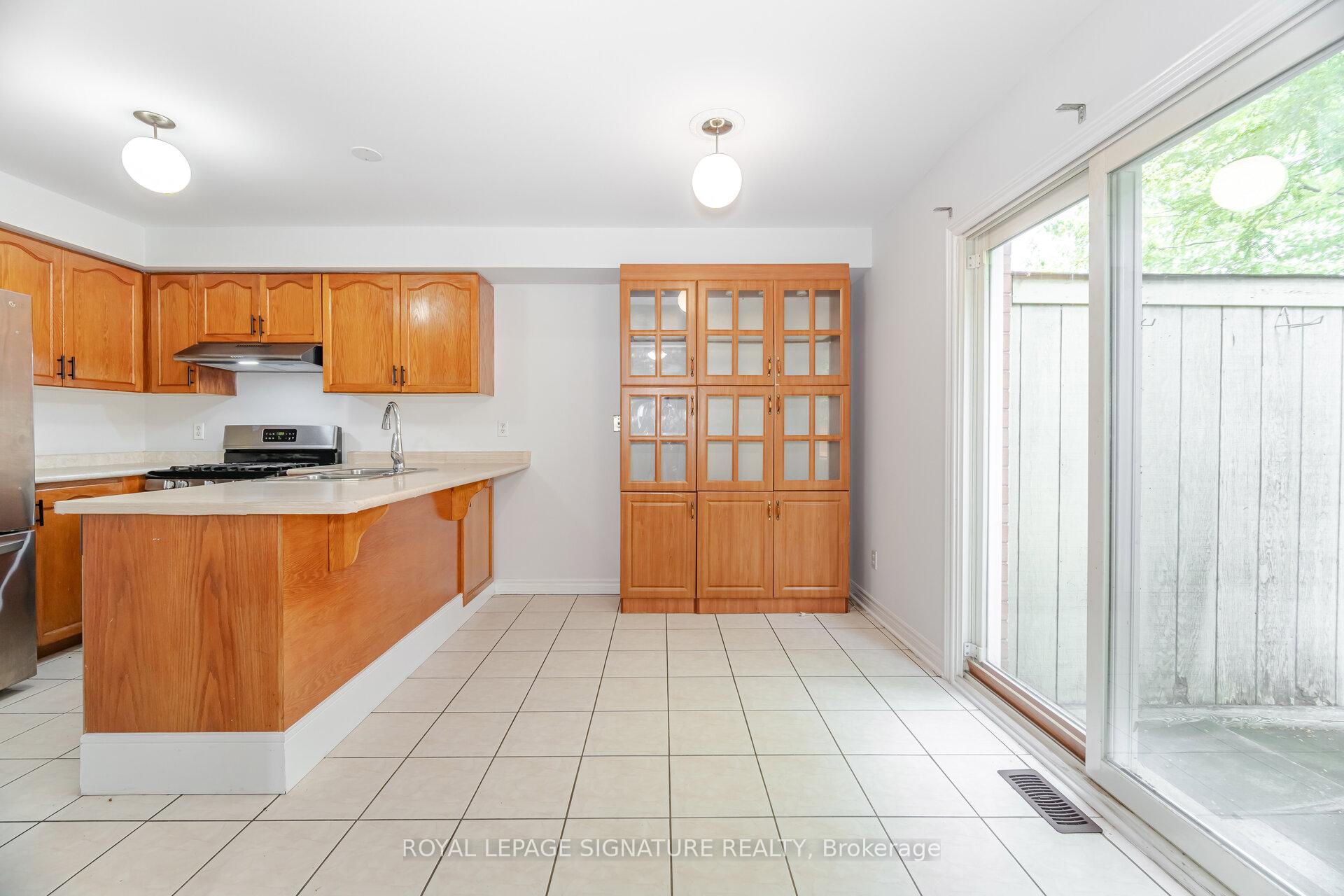Photo 11 of 17 Quail Feather Crescent, Brampton, Sandringham-Wellington — HOMEH