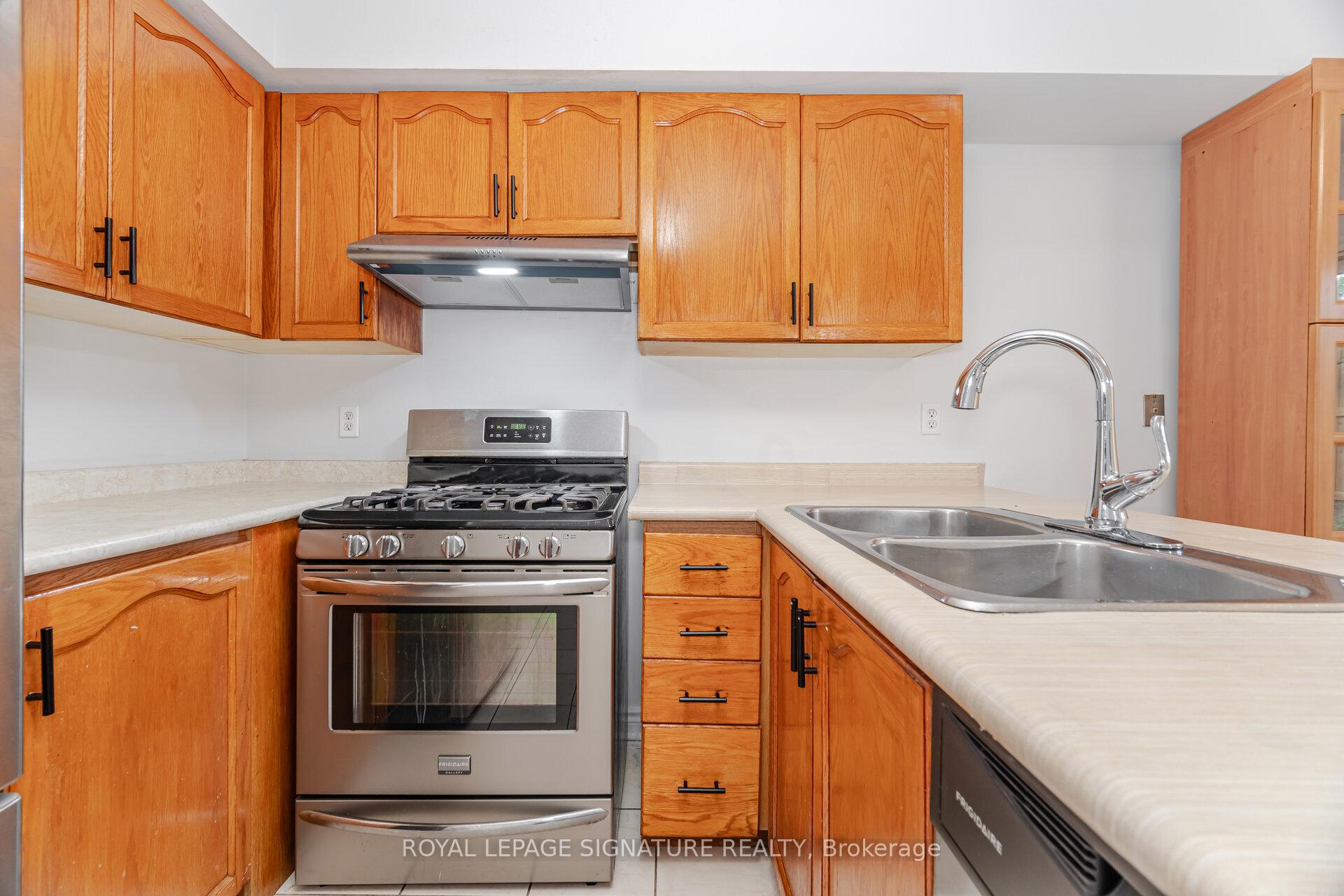Photo 15 of 17 Quail Feather Crescent, Brampton, Sandringham-Wellington — HOMEH
