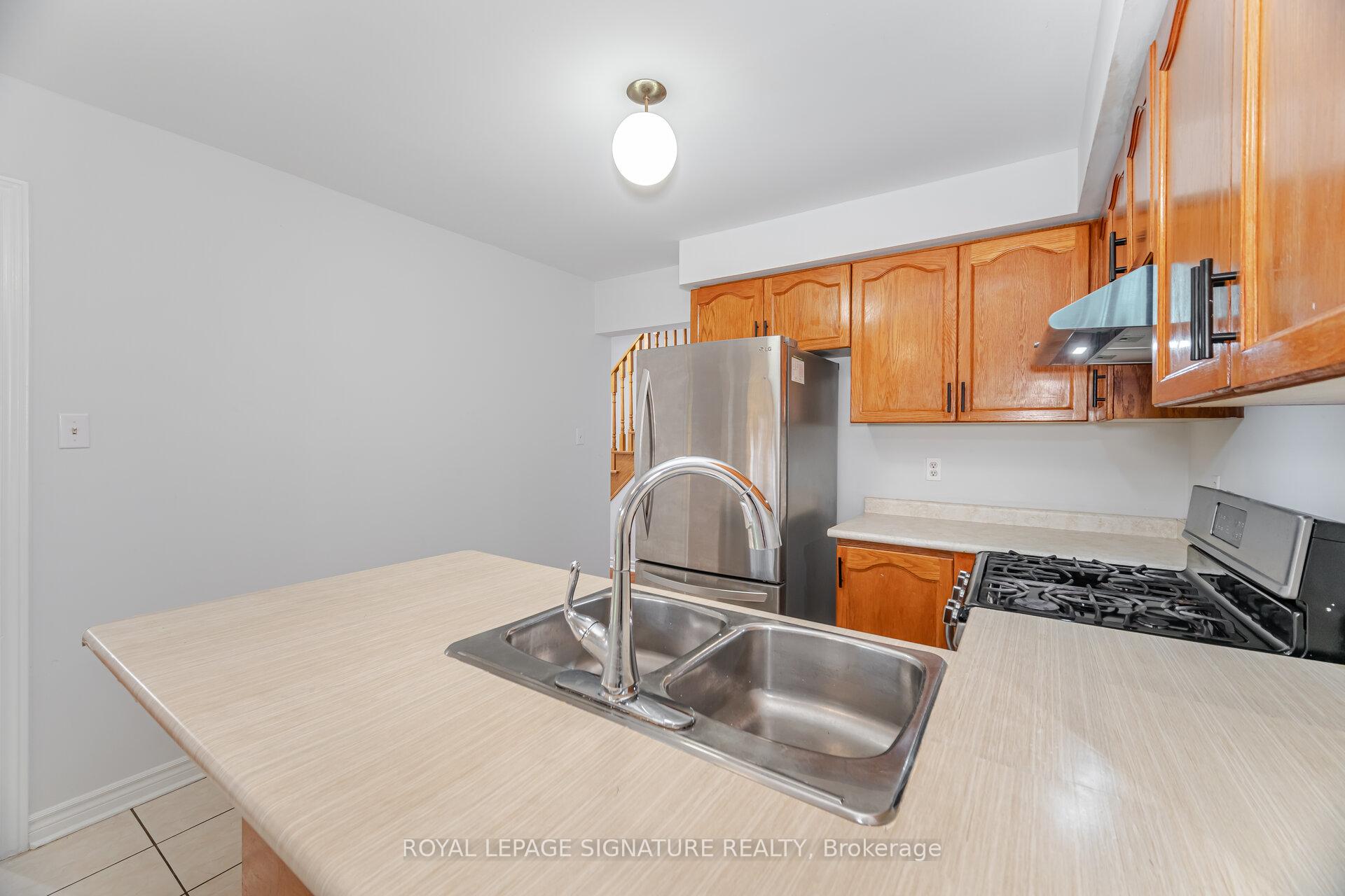 Photo 17 of 17 Quail Feather Crescent, Brampton, Sandringham-Wellington — HOMEH
