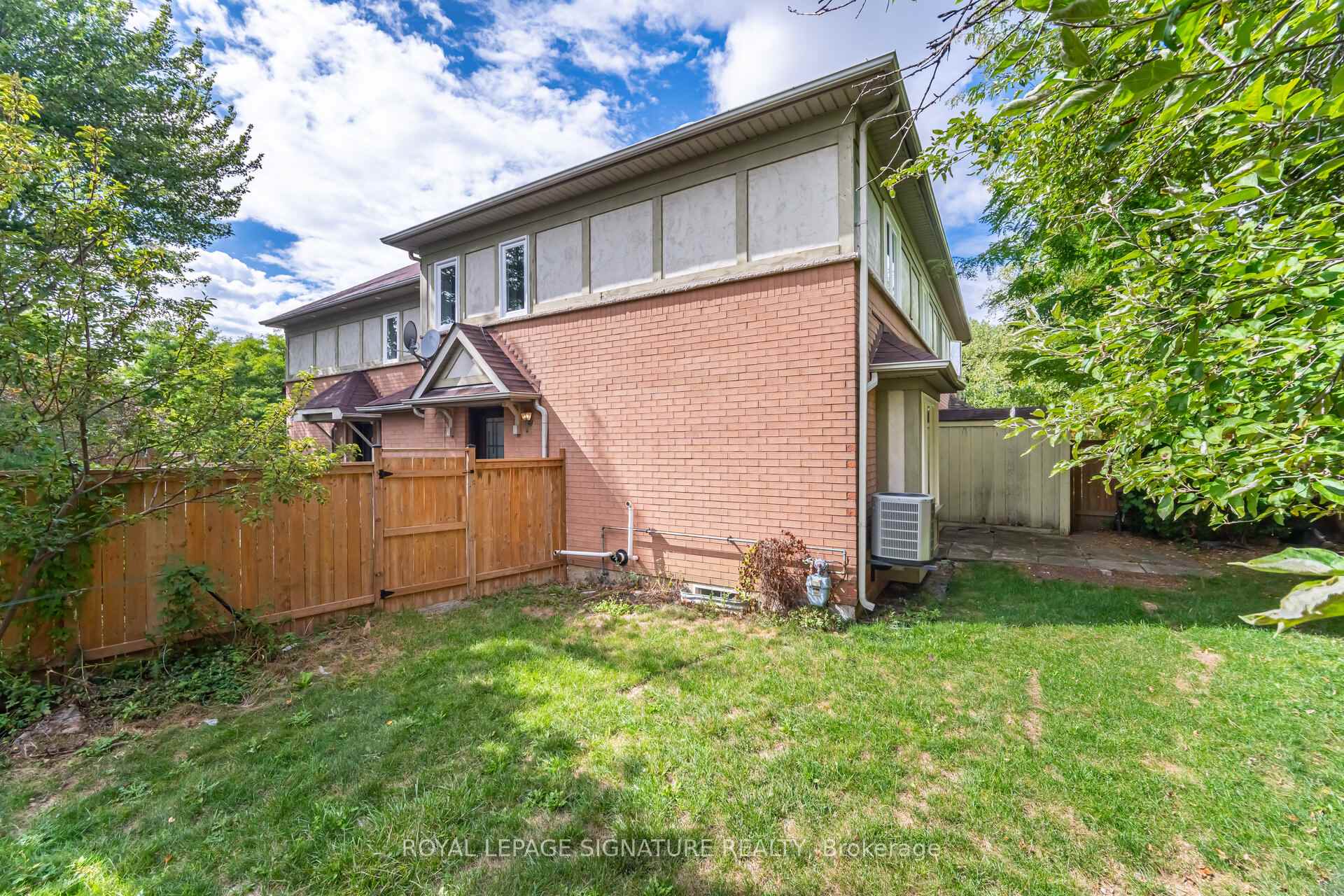 Photo 34 of 17 Quail Feather Crescent, Brampton, Sandringham-Wellington — HOMEH