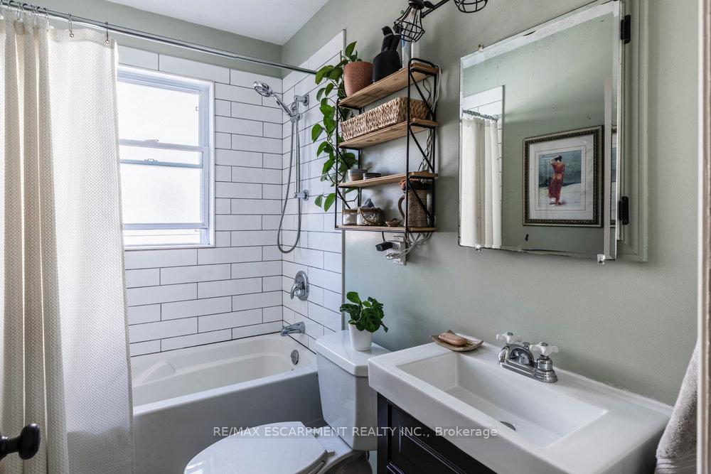 Photo 11 of 80 East 39th Street, Hamilton, Raleigh — HOMEH