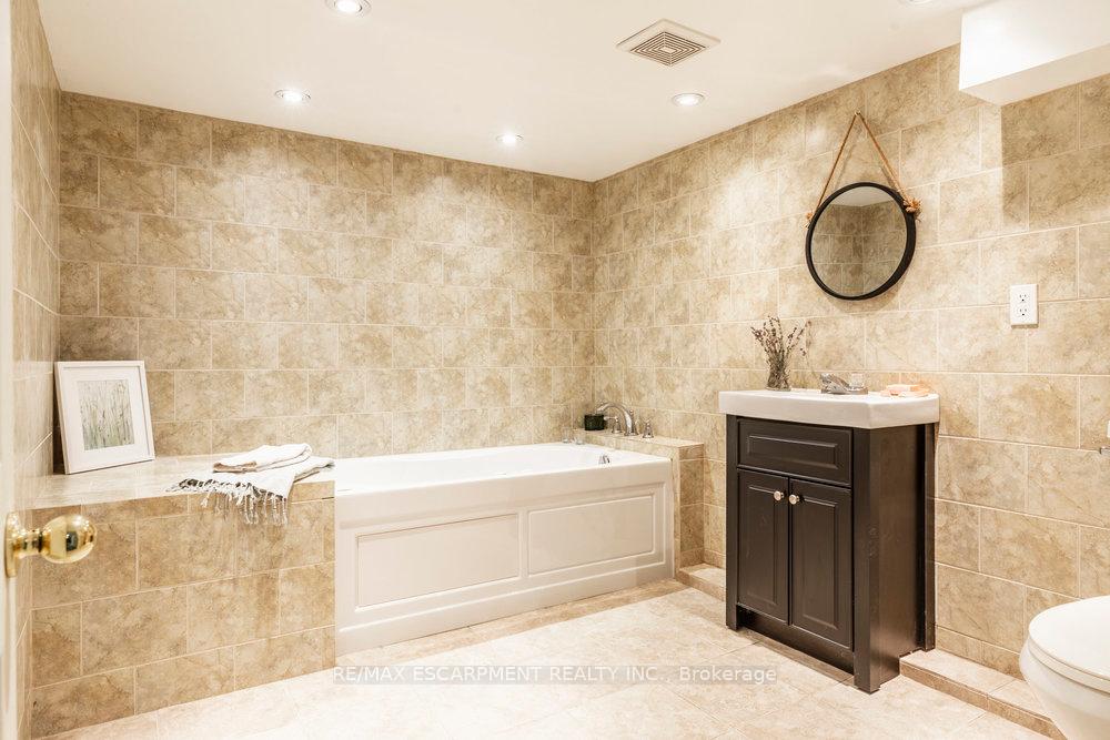 Photo 13 of 80 East 39th Street, Hamilton, Raleigh — HOMEH