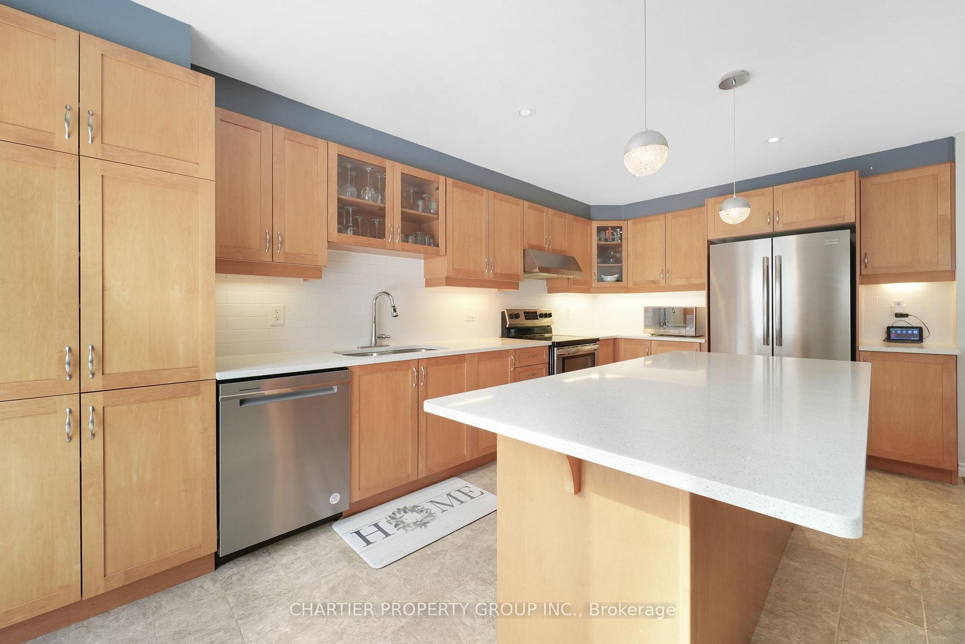 Photo 13 of 450 Meadowhawk Crescent, Ottawa, Barrhaven - Half Moon Bay — HOMEH