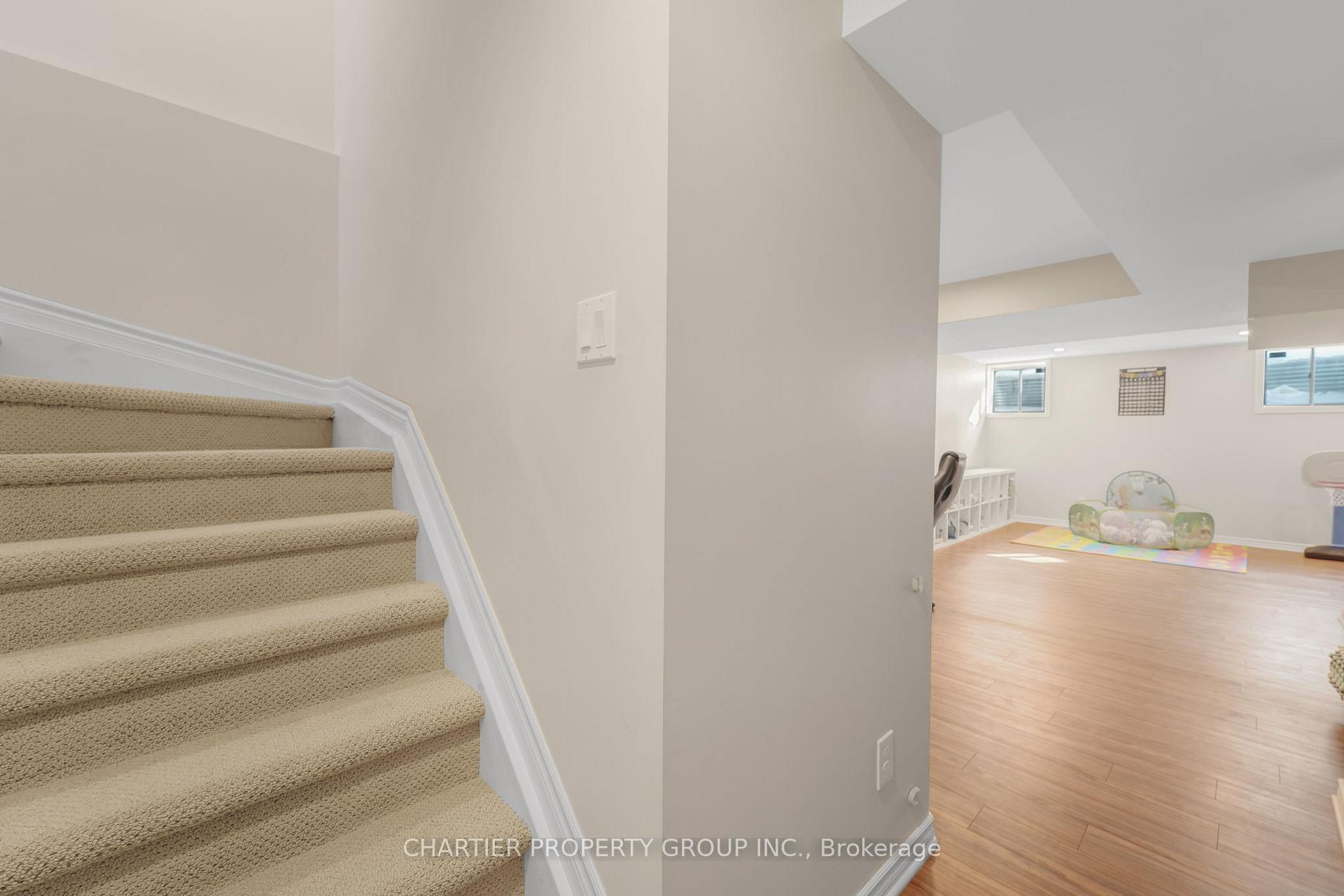 Photo 25 of 450 Meadowhawk Crescent, Ottawa, Barrhaven - Half Moon Bay — HOMEH