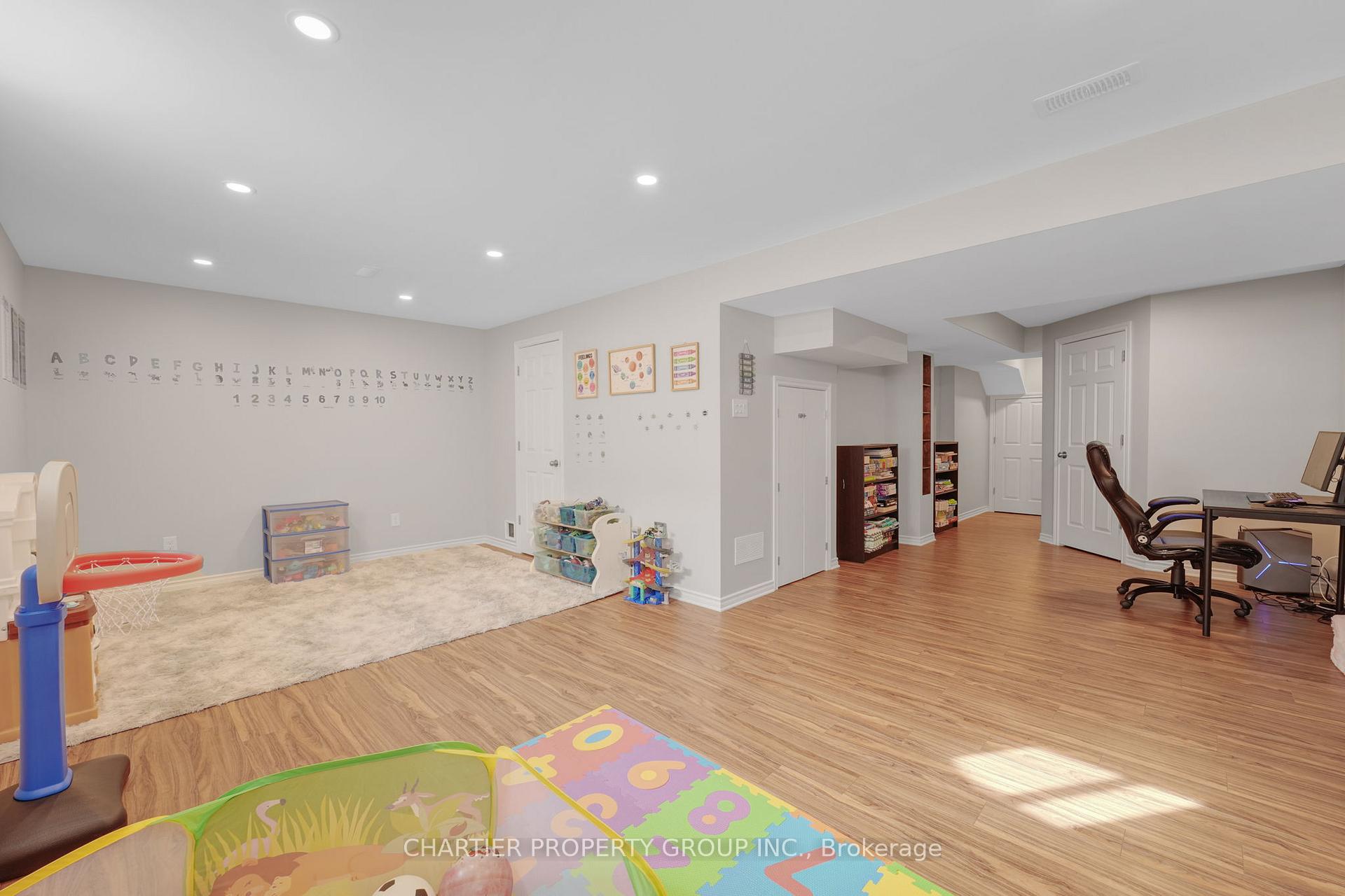 Photo 26 of 450 Meadowhawk Crescent, Ottawa, Barrhaven - Half Moon Bay — HOMEH