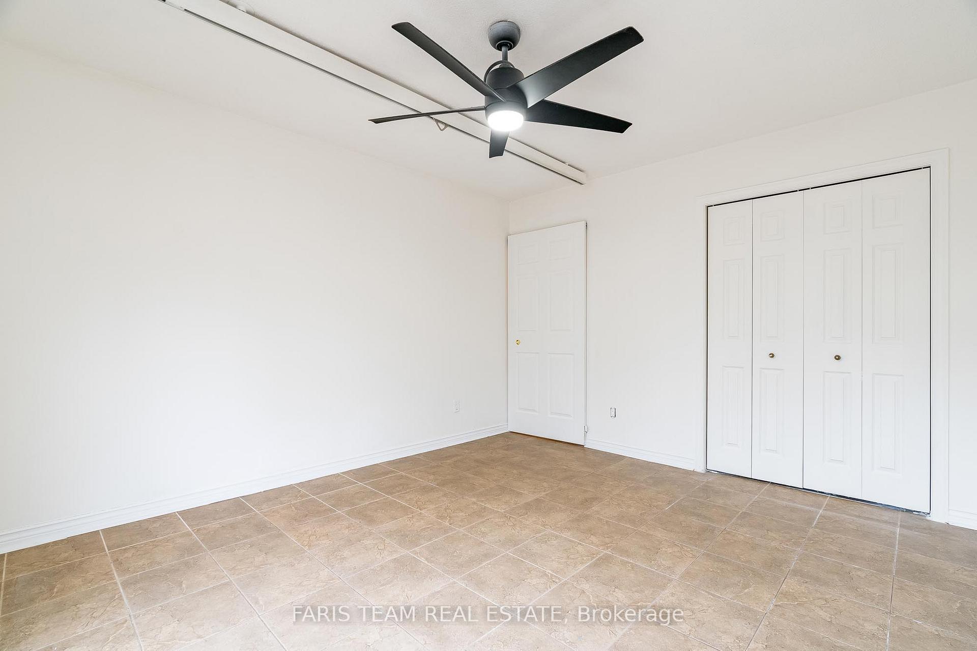 Photo 13 of 136 Fox Run, Barrie, Letitia Heights — HOMEH