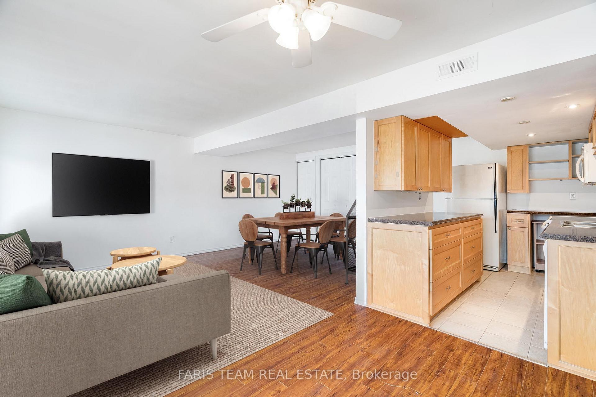 Photo 20 of 136 Fox Run, Barrie, Letitia Heights — HOMEH