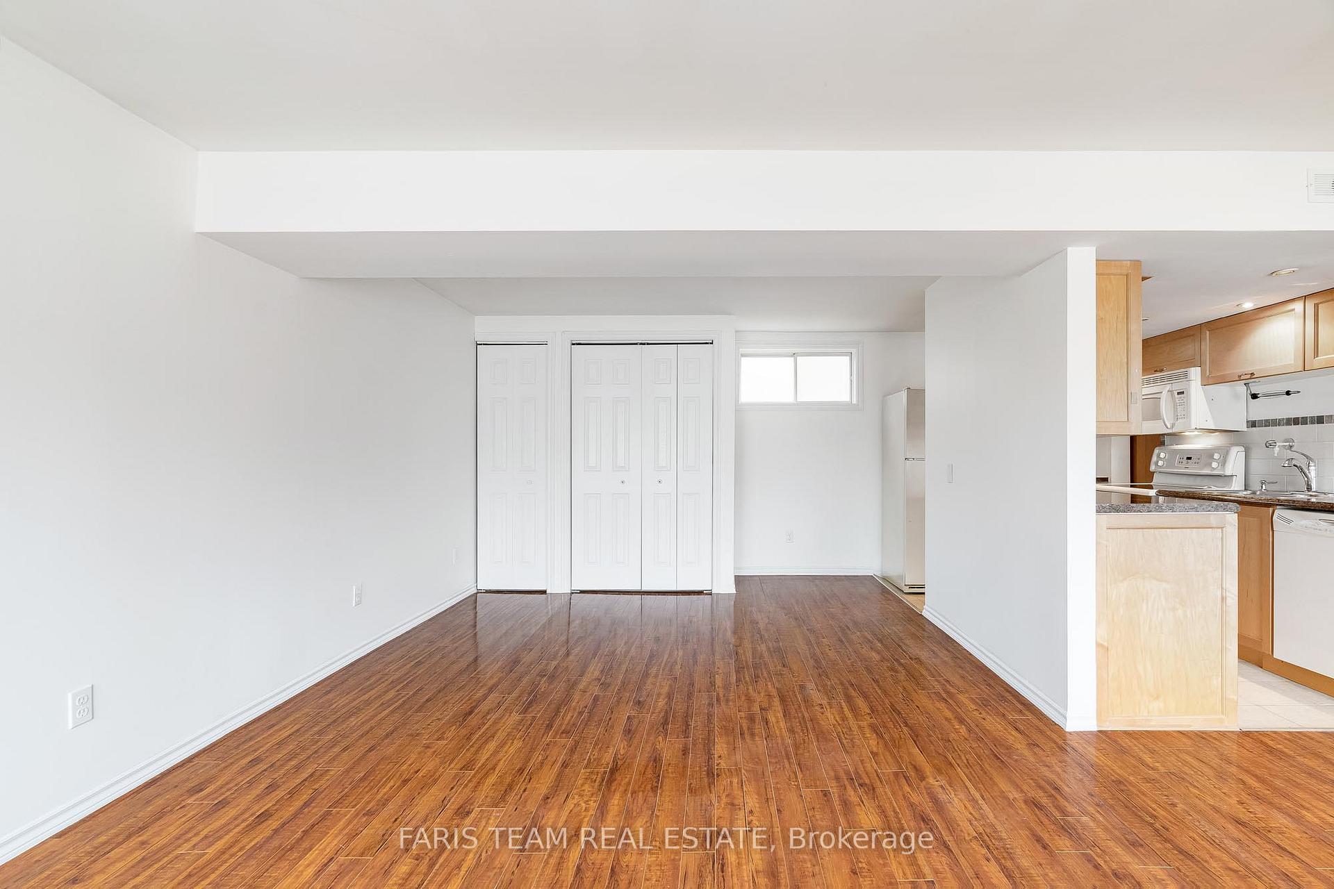 Photo 21 of 136 Fox Run, Barrie, Letitia Heights — HOMEH