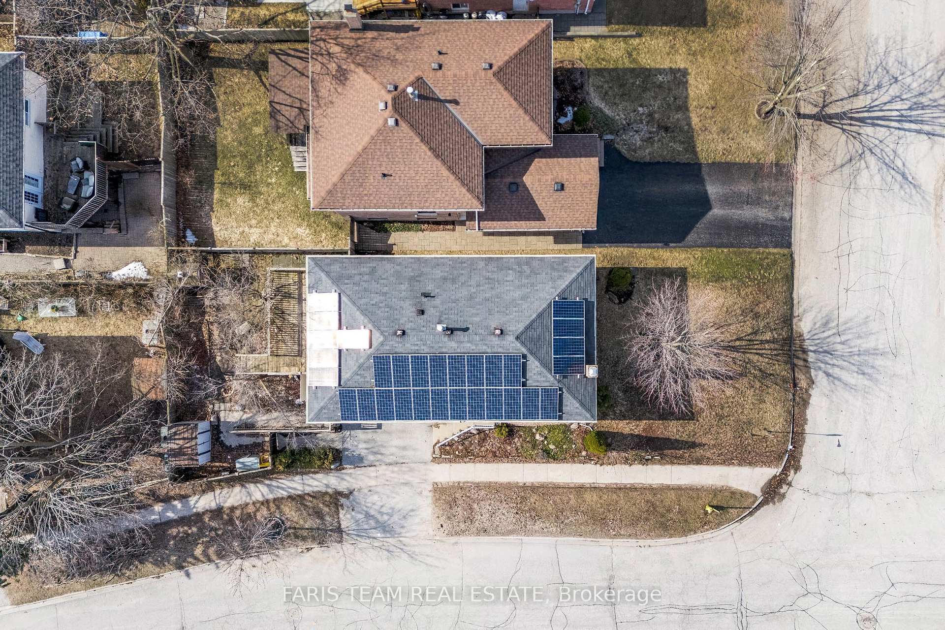Photo 30 of 136 Fox Run, Barrie, Letitia Heights — HOMEH