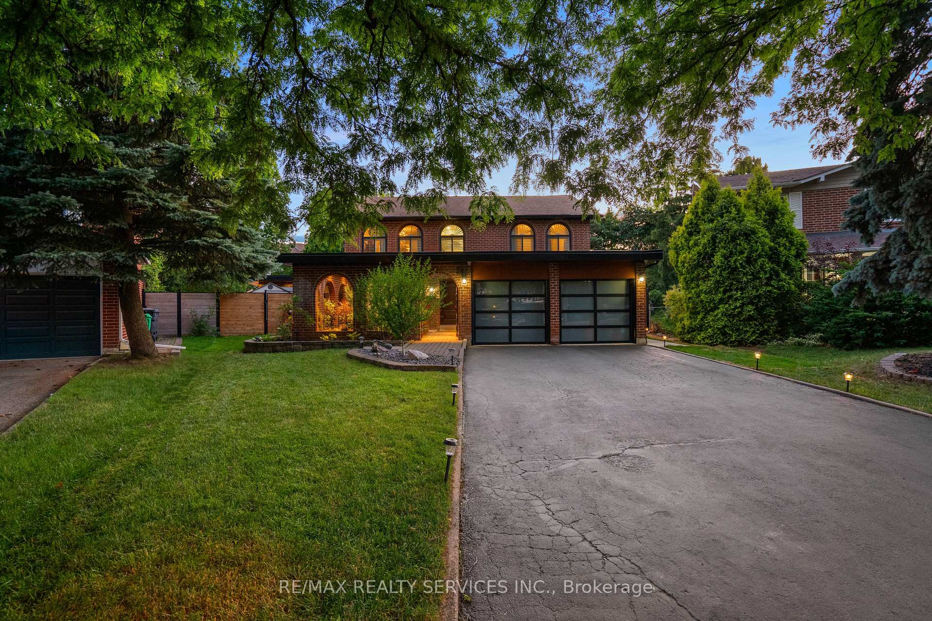 Photo 2 of 24 Marlow Place, Brampton, Central Park — HOMEH