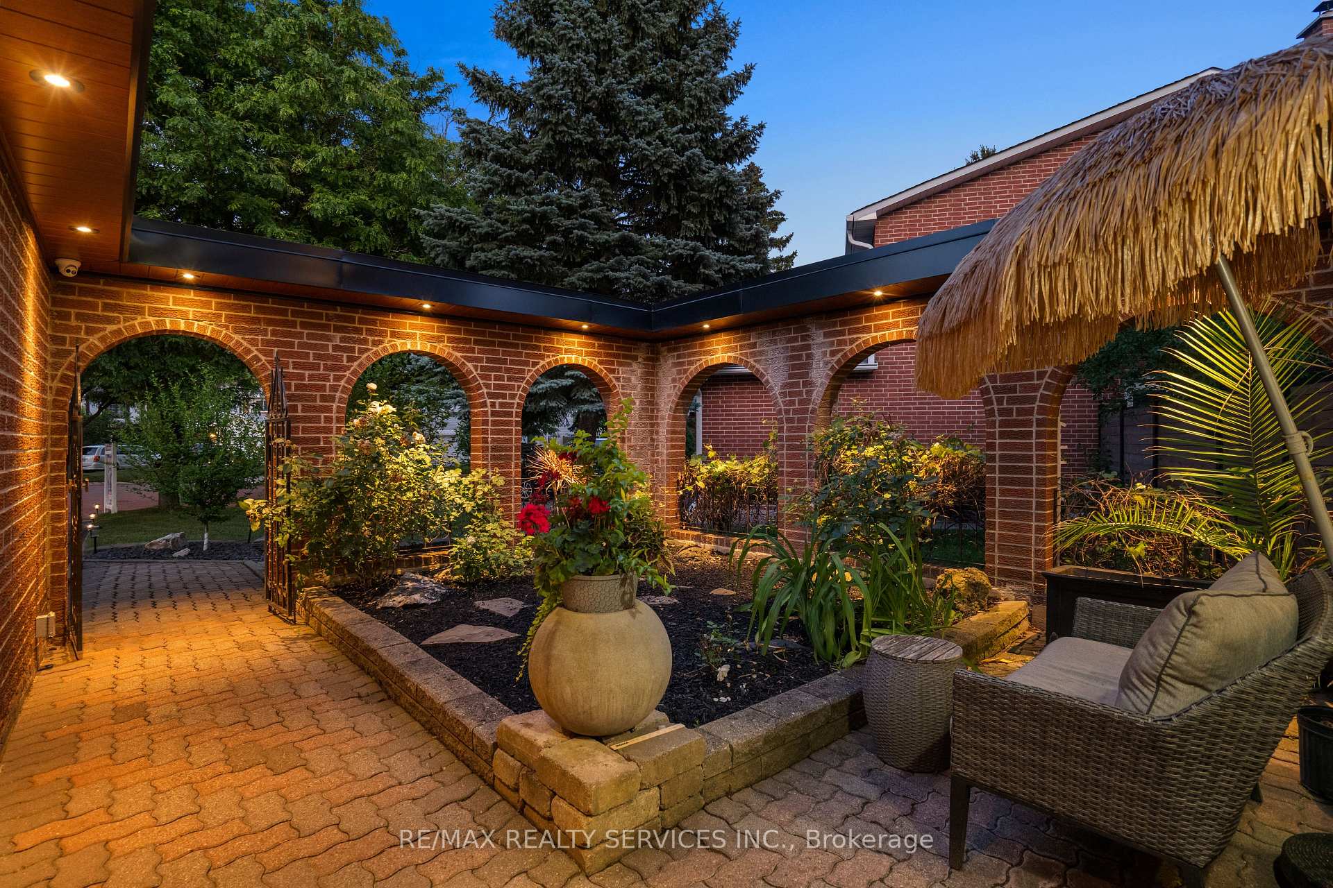 Photo 4 of 24 Marlow Place, Brampton, Central Park — HOMEH