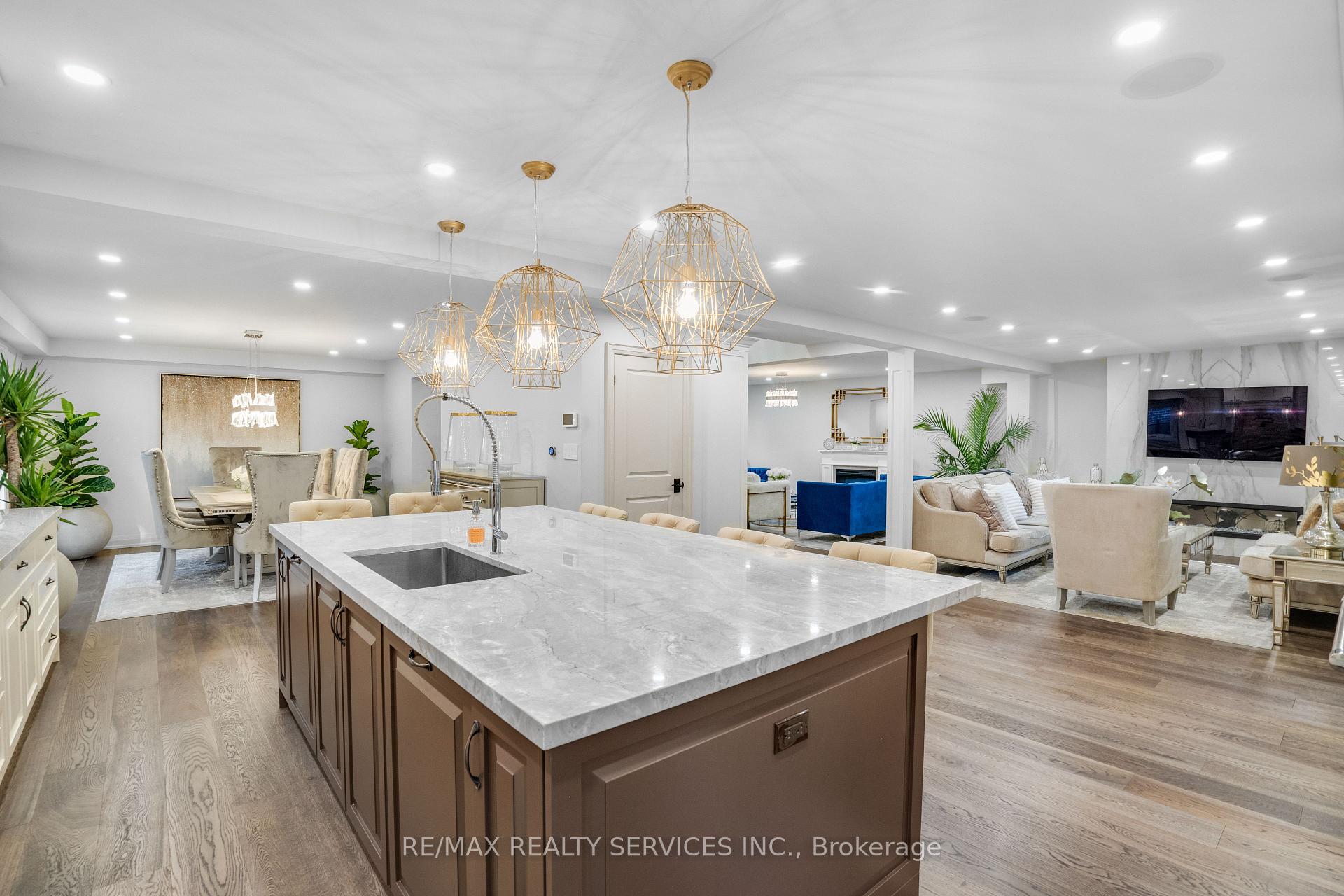 Photo 17 of 24 Marlow Place, Brampton, Central Park — HOMEH