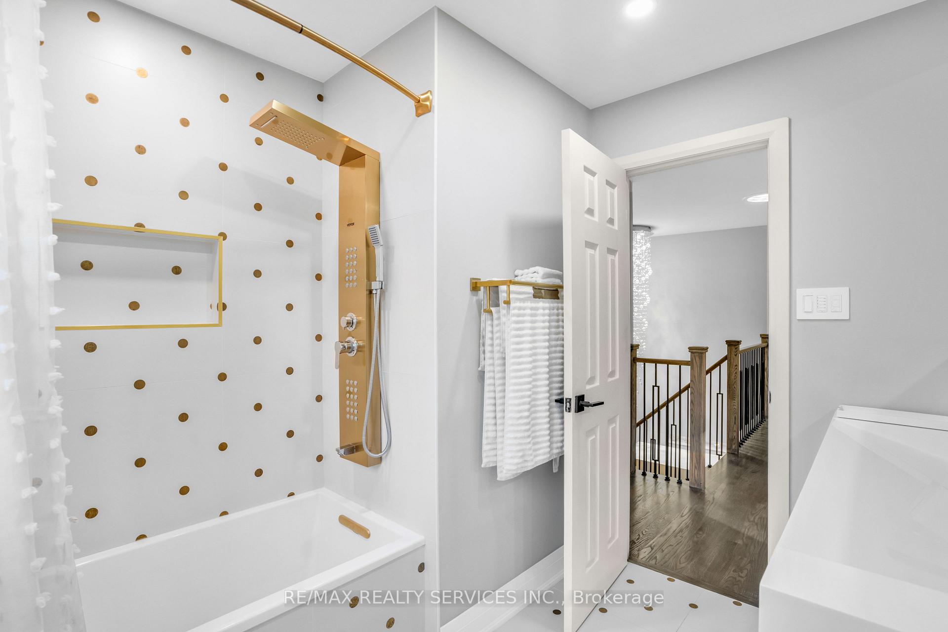 Photo 25 of 24 Marlow Place, Brampton, Central Park — HOMEH