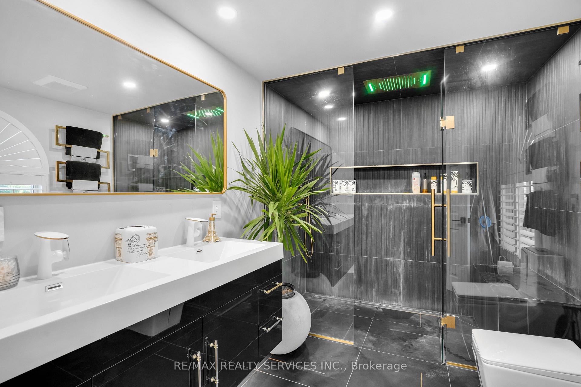 Photo 31 of 24 Marlow Place, Brampton, Central Park — HOMEH