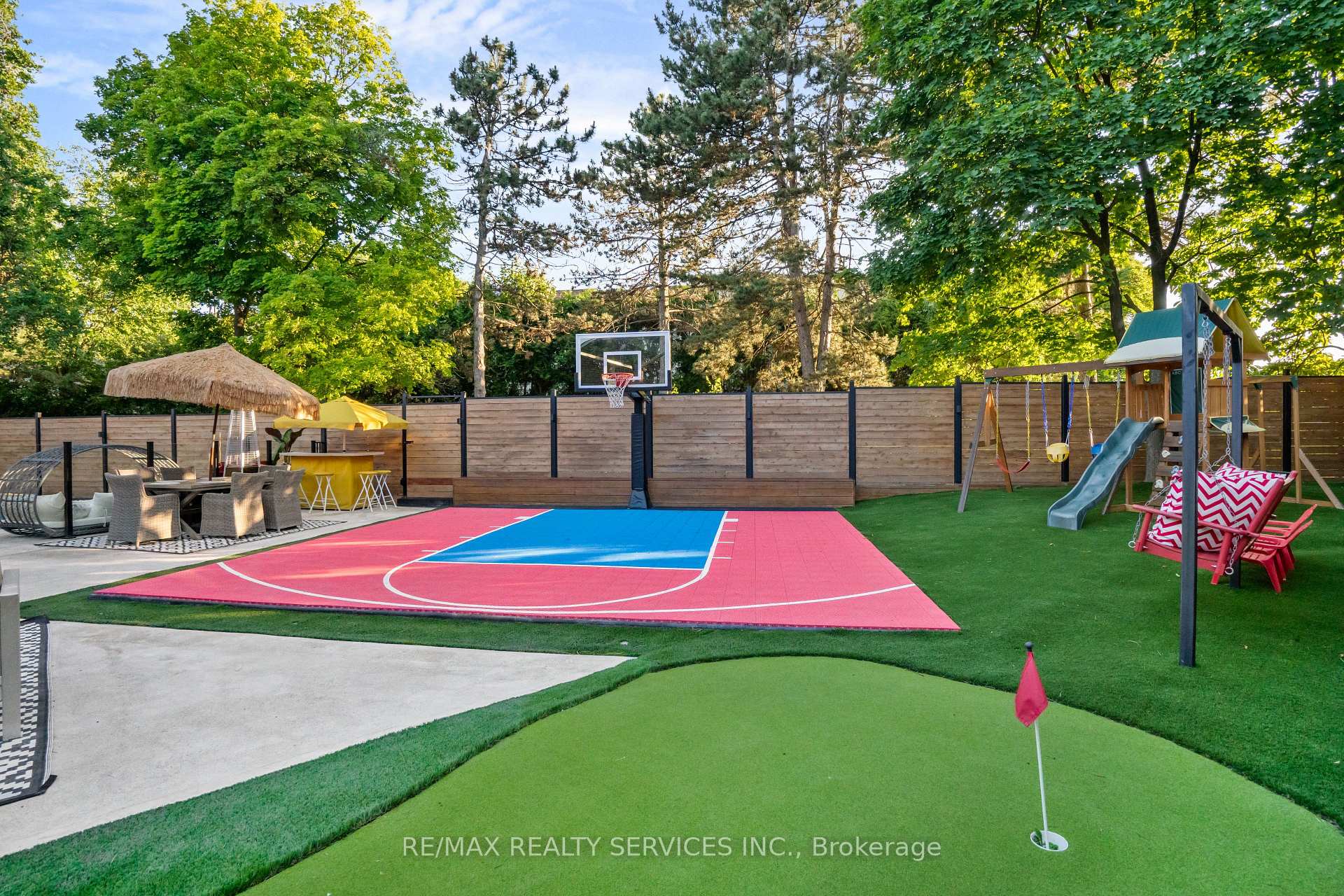 Photo 42 of 24 Marlow Place, Brampton, Central Park — HOMEH