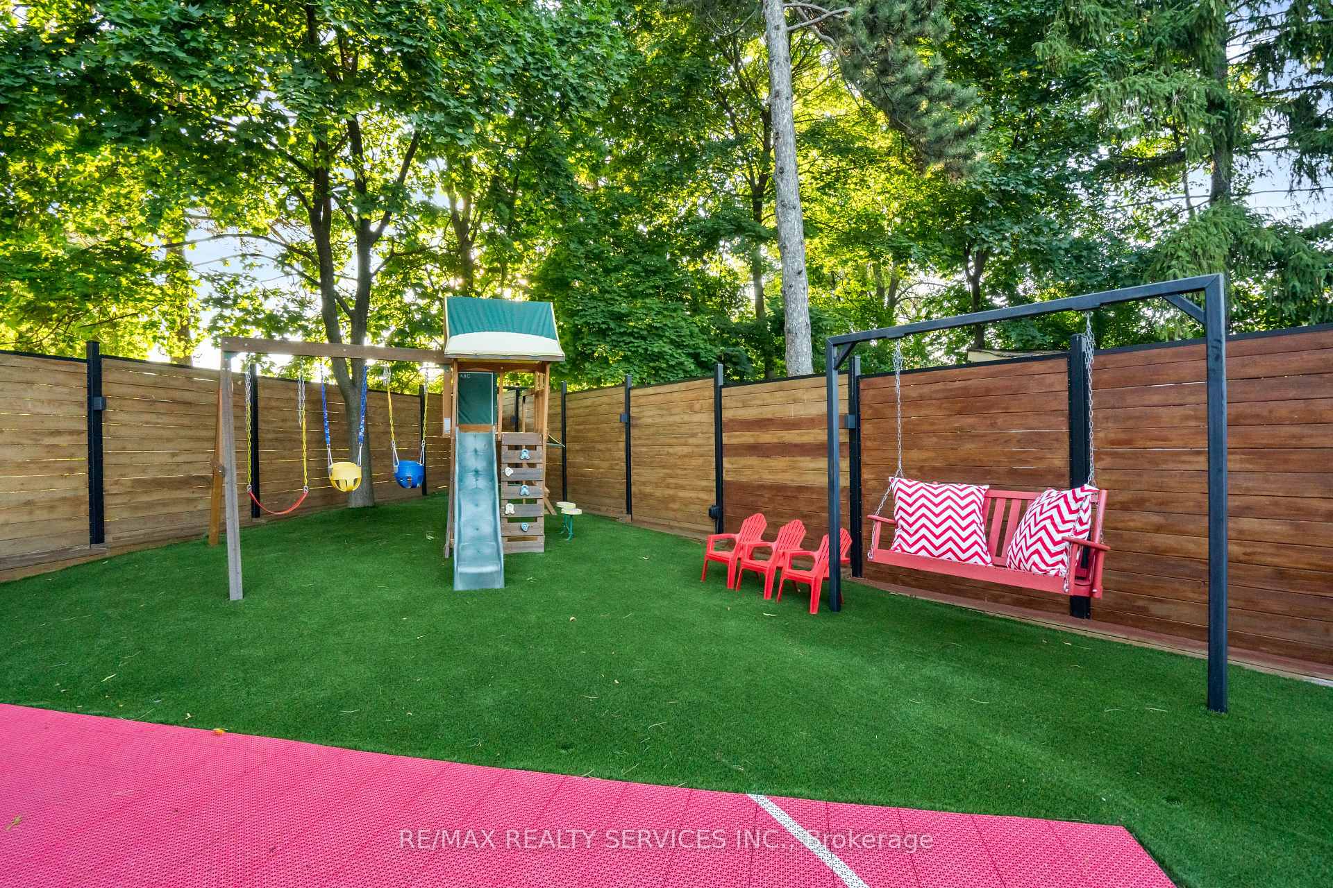Photo 44 of 24 Marlow Place, Brampton, Central Park — HOMEH