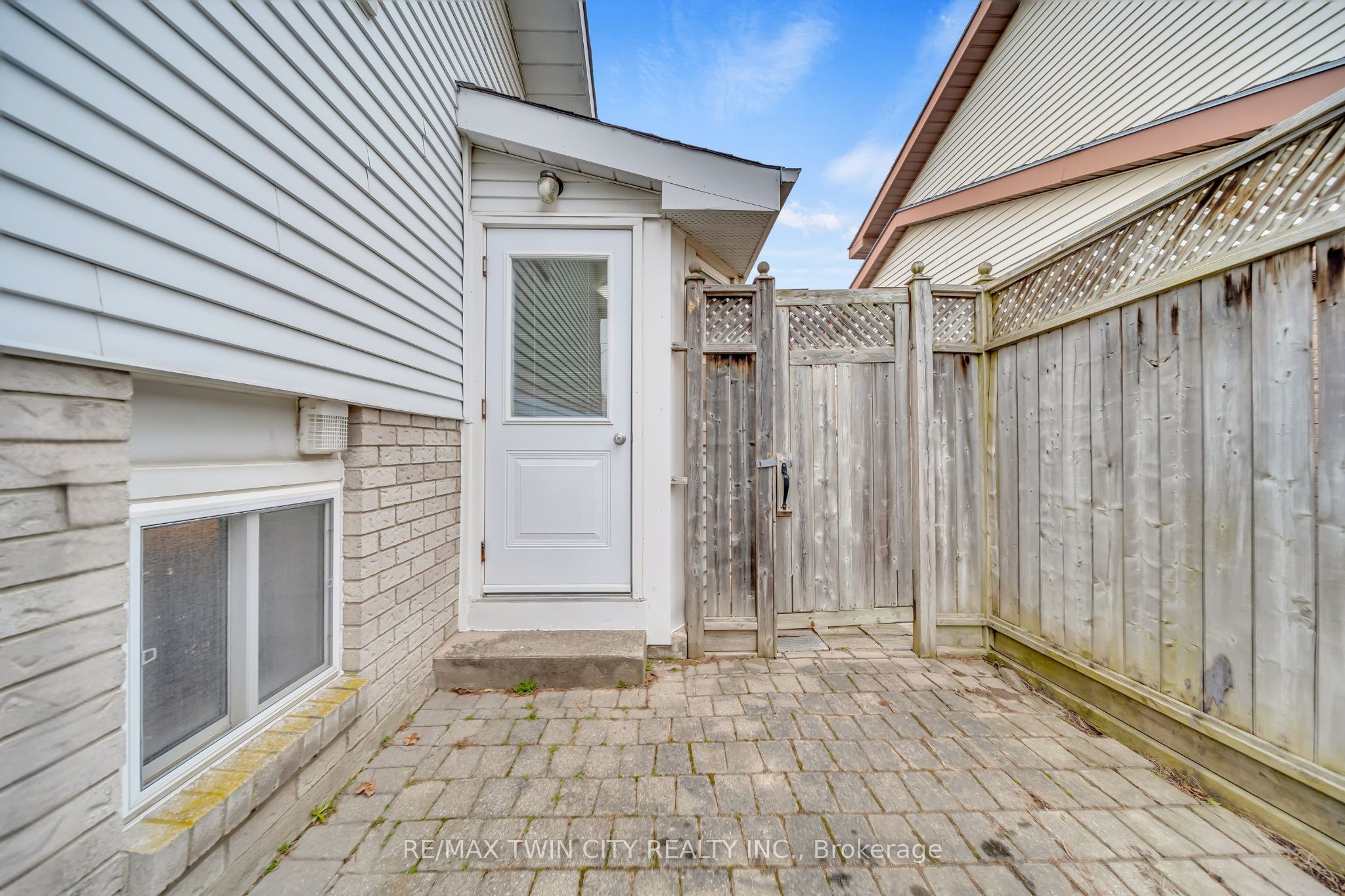 Photo 74 of 21 Oneida Place, Kitchener, Centreville Chicopee — HOMEH