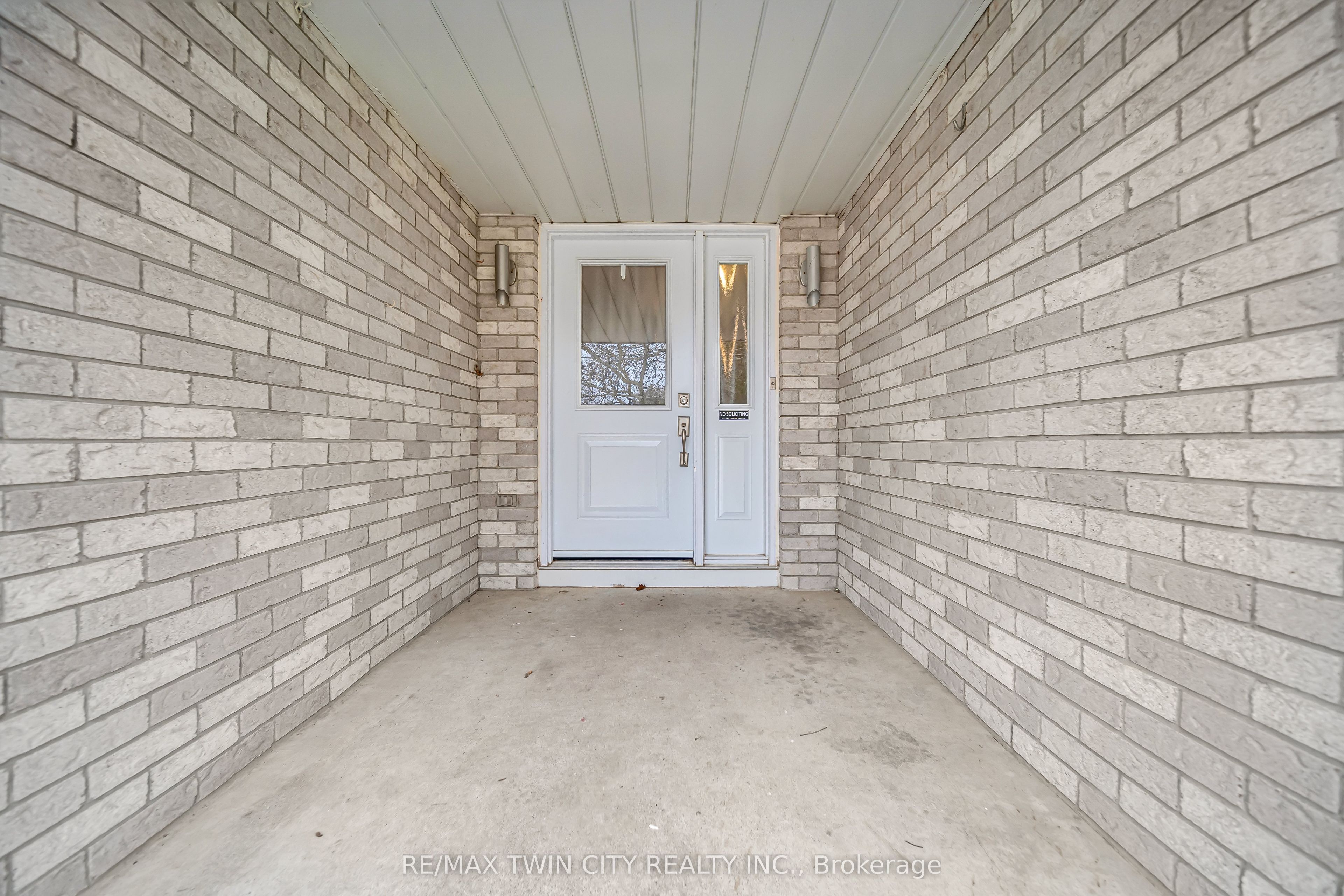 Photo 43 of 21 Oneida Place, Kitchener, Centreville Chicopee — HOMEH