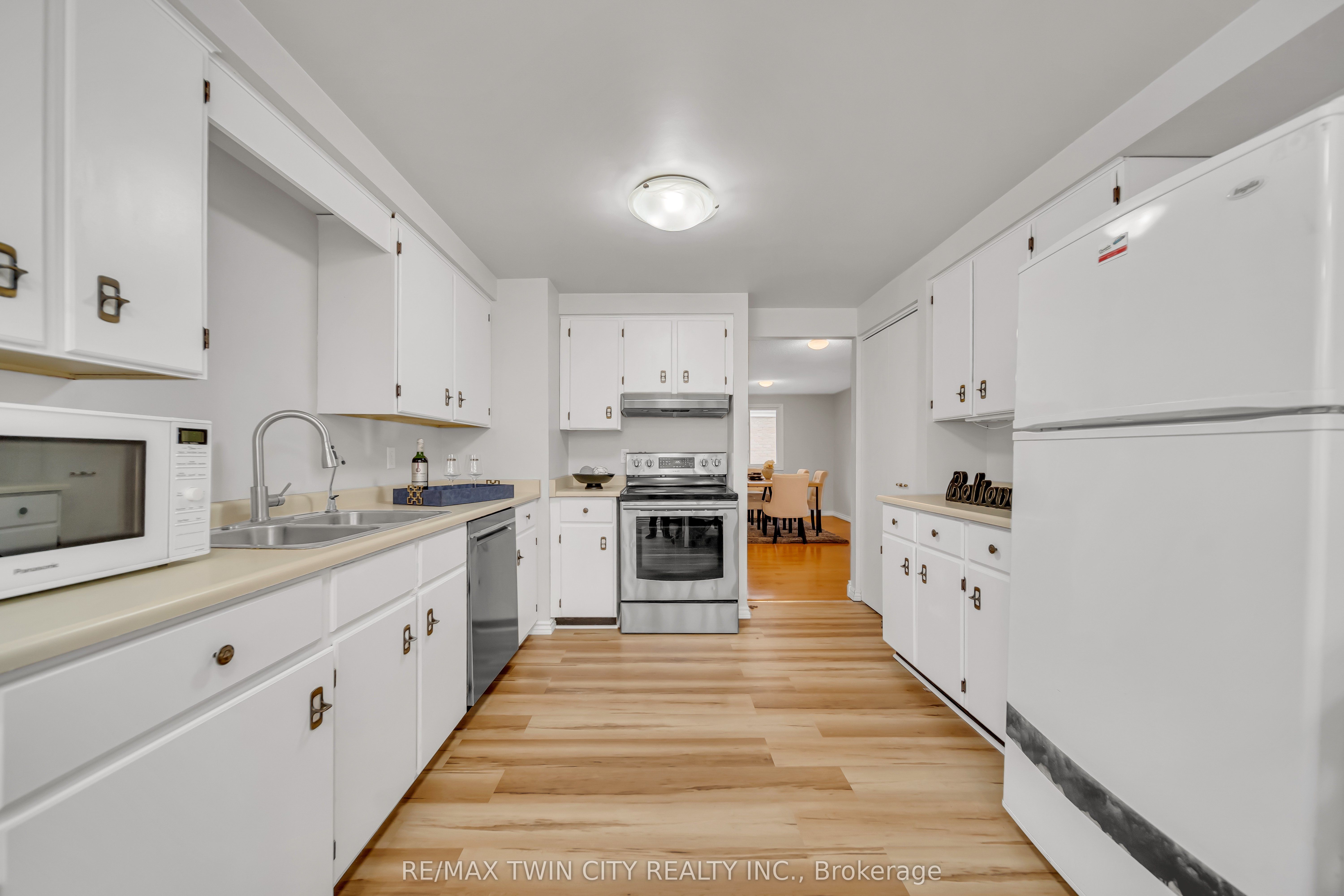 Photo 53 of 21 Oneida Place, Kitchener, Centreville Chicopee — HOMEH
