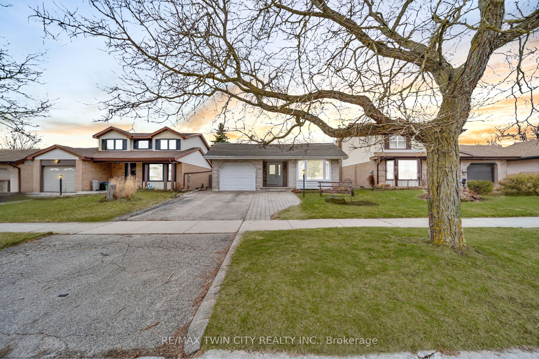 Photo 77 of 21 Oneida Place, Kitchener, Centreville Chicopee — HOMEH