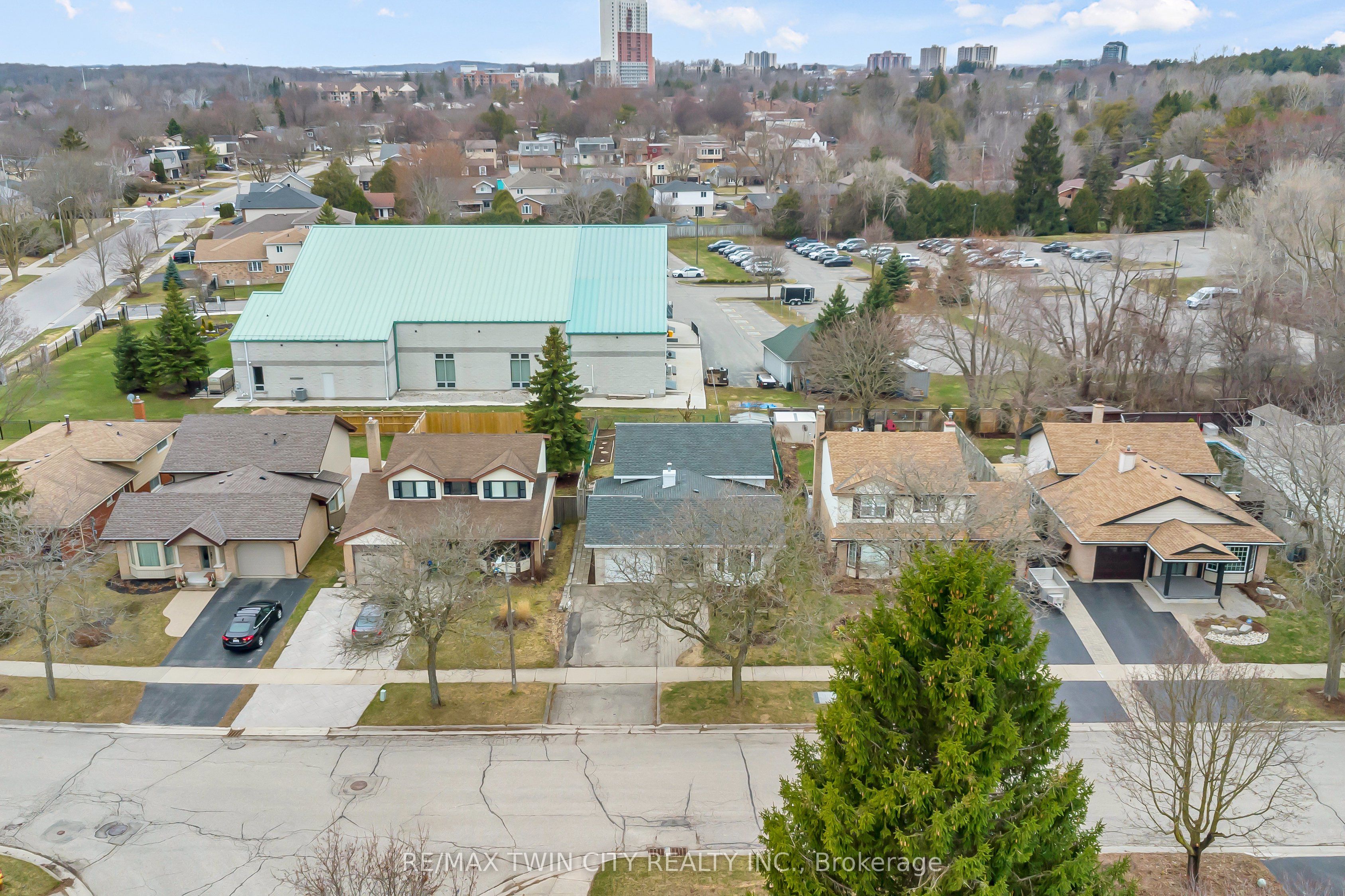 Photo 79 of 21 Oneida Place, Kitchener, Centreville Chicopee — HOMEH