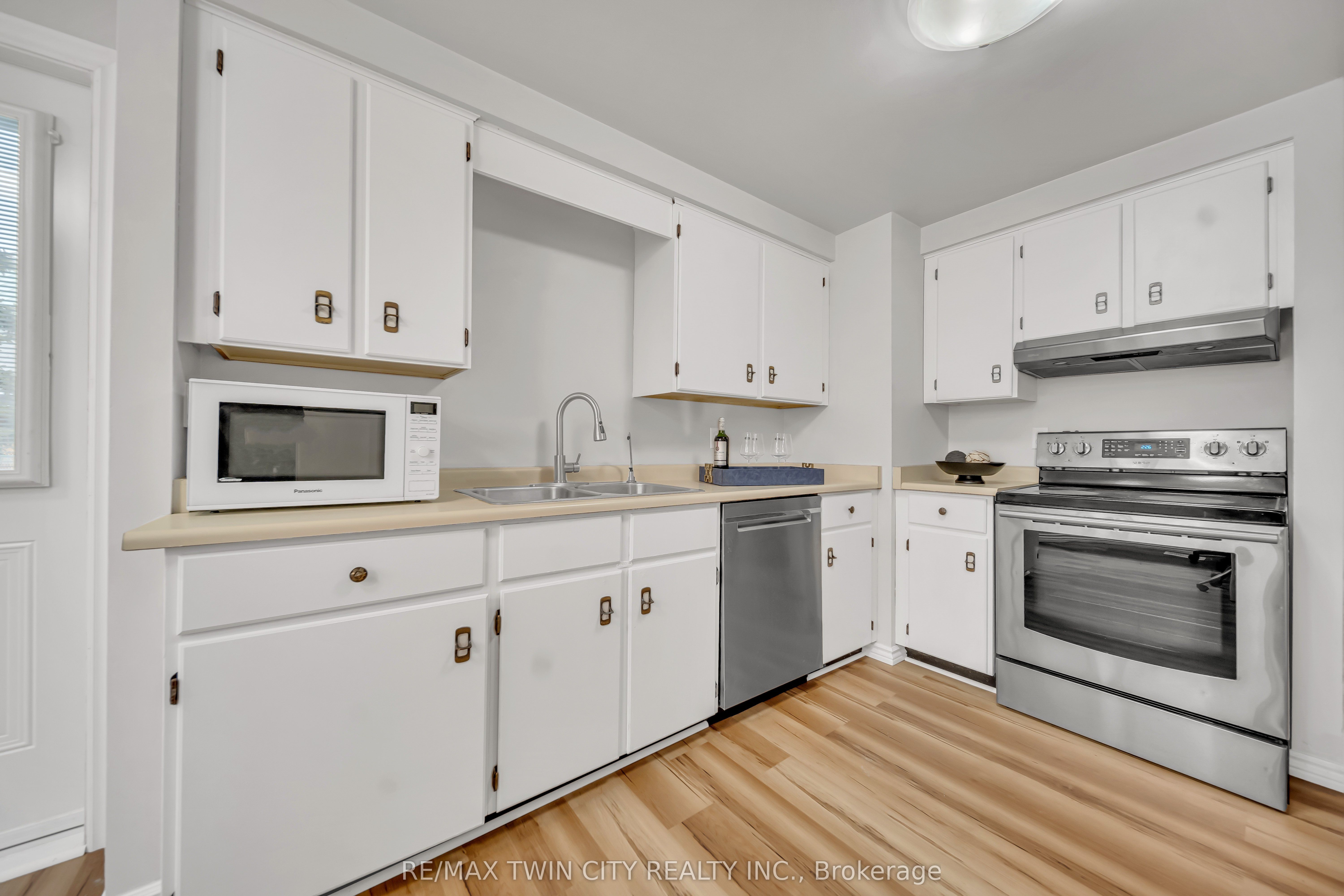 Photo 55 of 21 Oneida Place, Kitchener, Centreville Chicopee — HOMEH