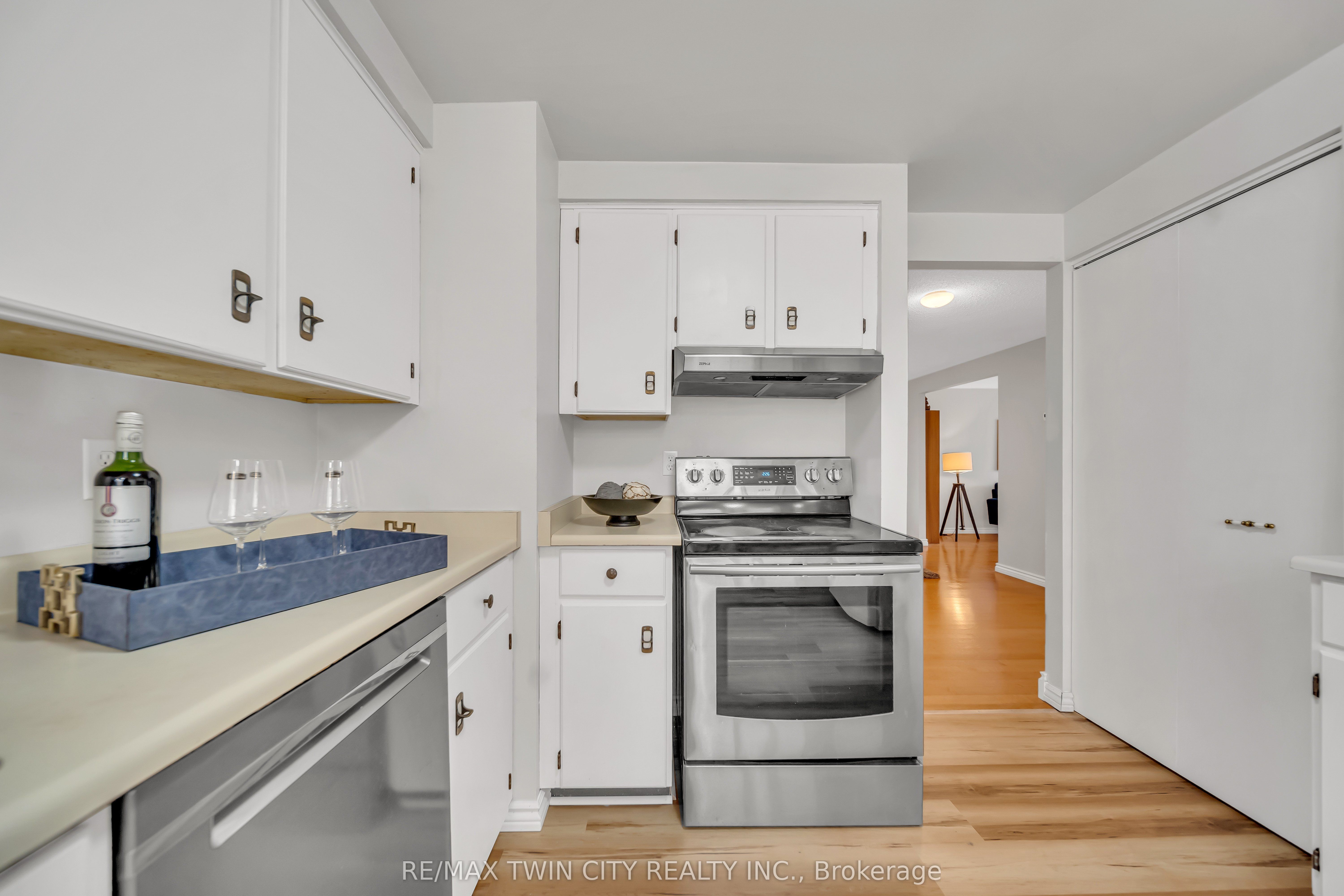 Photo 57 of 21 Oneida Place, Kitchener, Centreville Chicopee — HOMEH