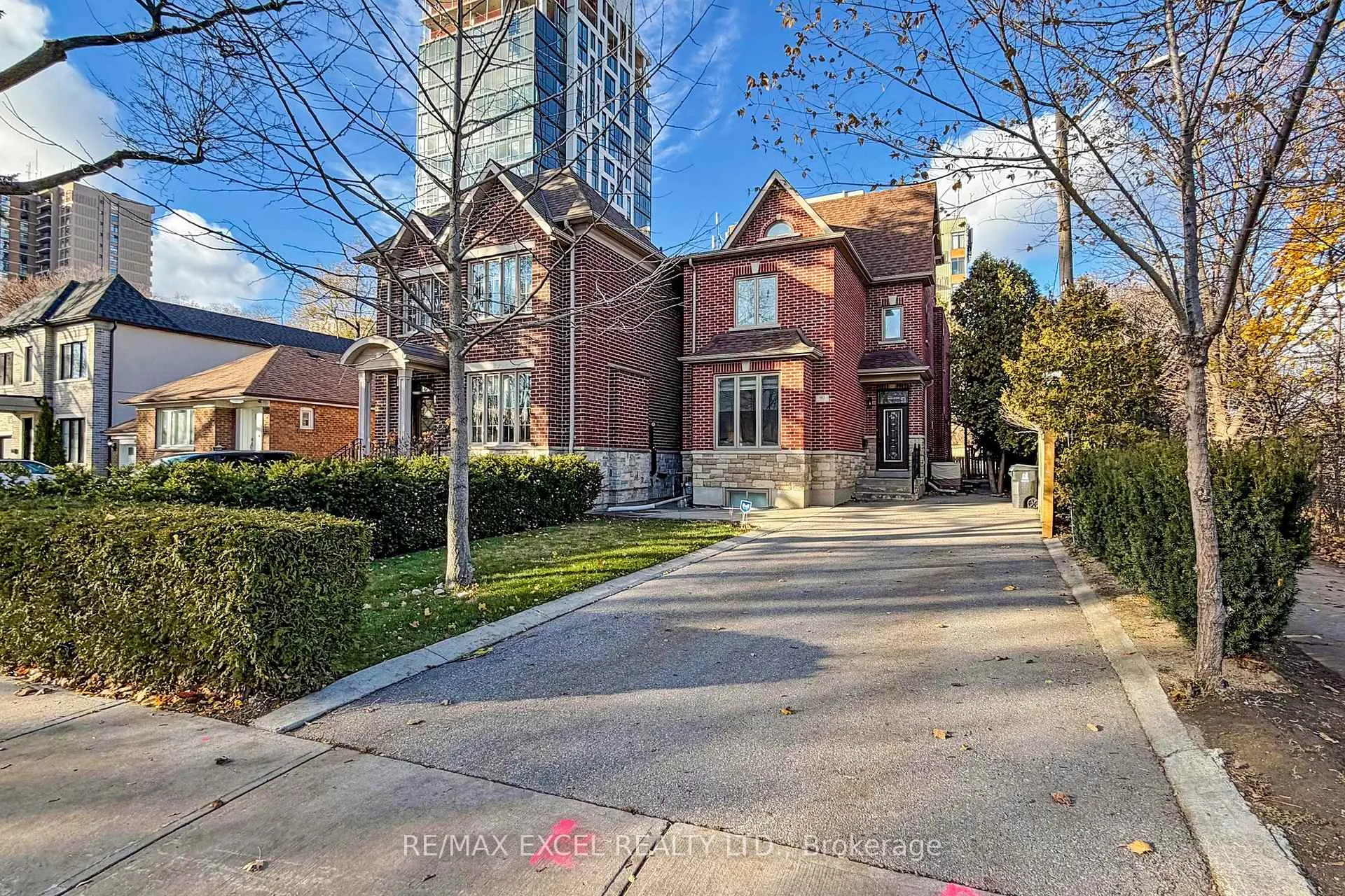 Photo 1 of 90 Fairleigh Crescent, Toronto, Forest Hill North — HOMEH