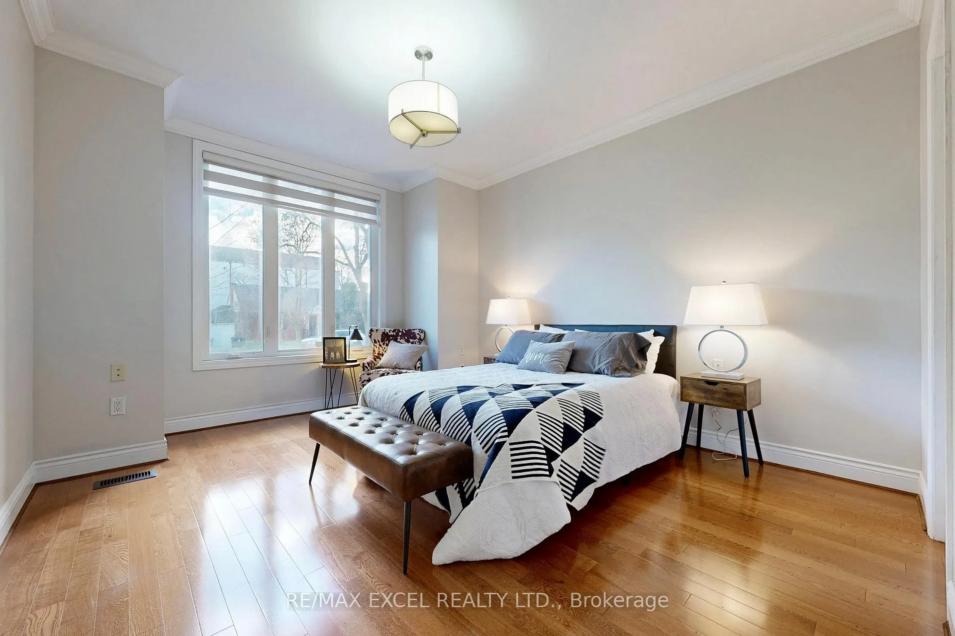 Photo 15 of 90 Fairleigh Crescent, Toronto, Forest Hill North — HOMEH
