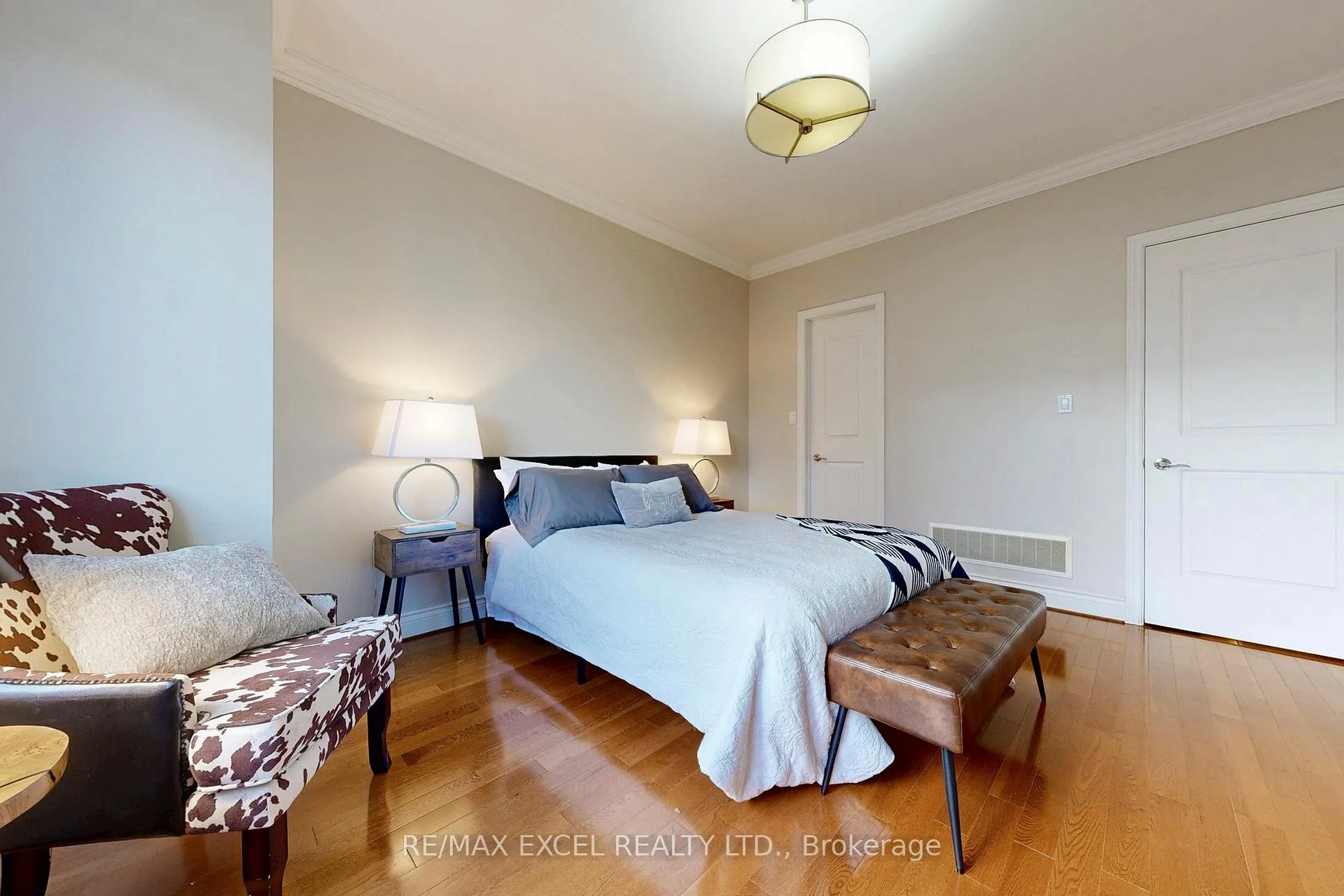 Photo 16 of 90 Fairleigh Crescent, Toronto, Forest Hill North — HOMEH