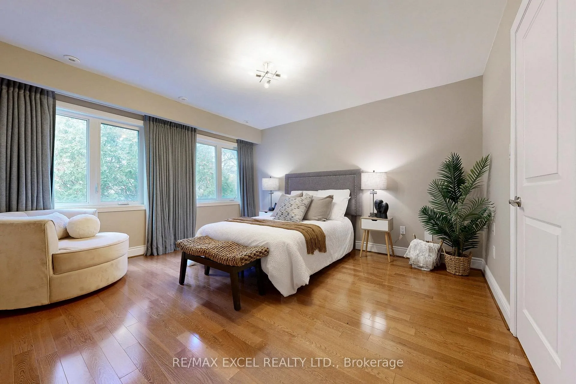 Photo 20 of 90 Fairleigh Crescent, Toronto, Forest Hill North — HOMEH
