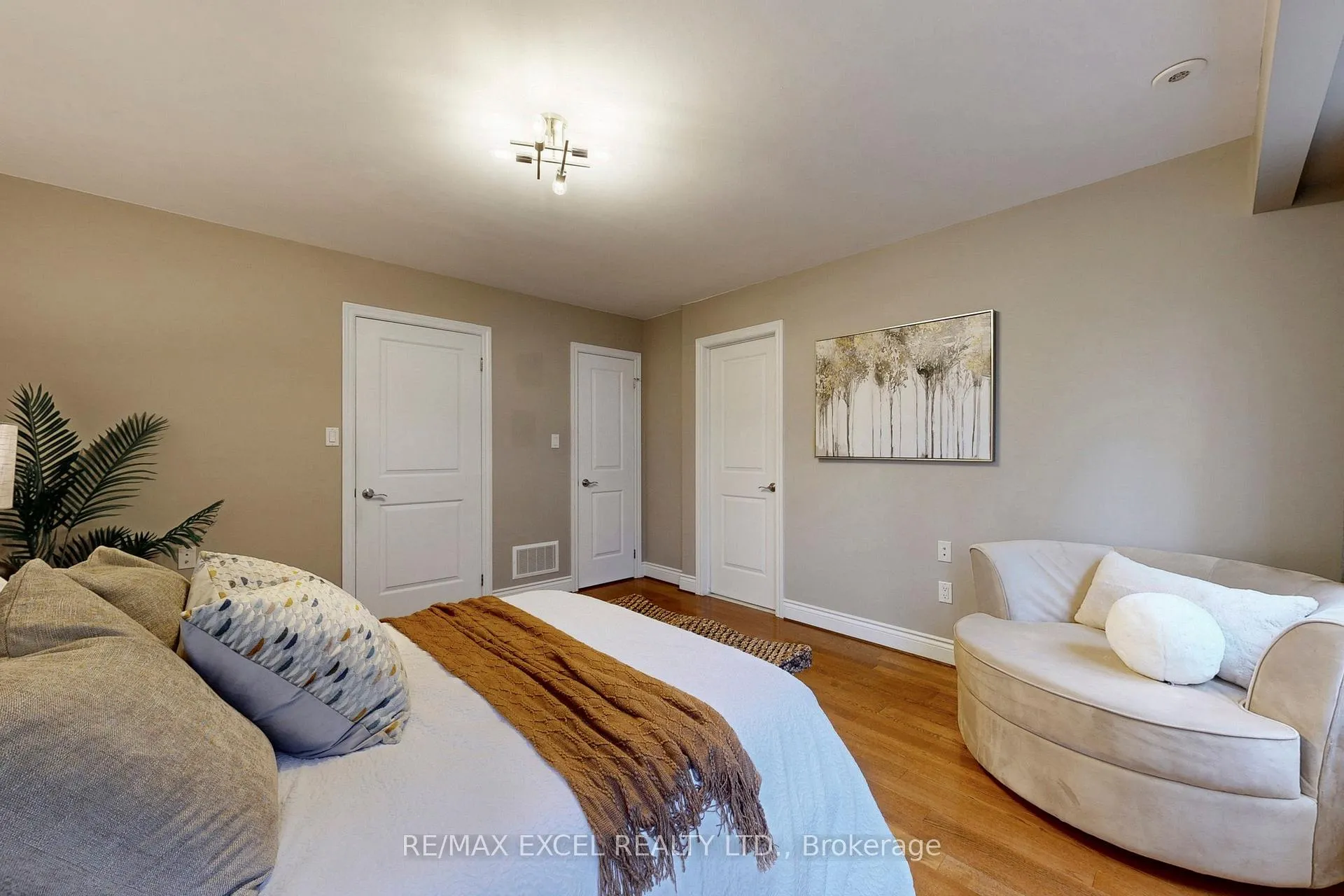 Photo 22 of 90 Fairleigh Crescent, Toronto, Forest Hill North — HOMEH