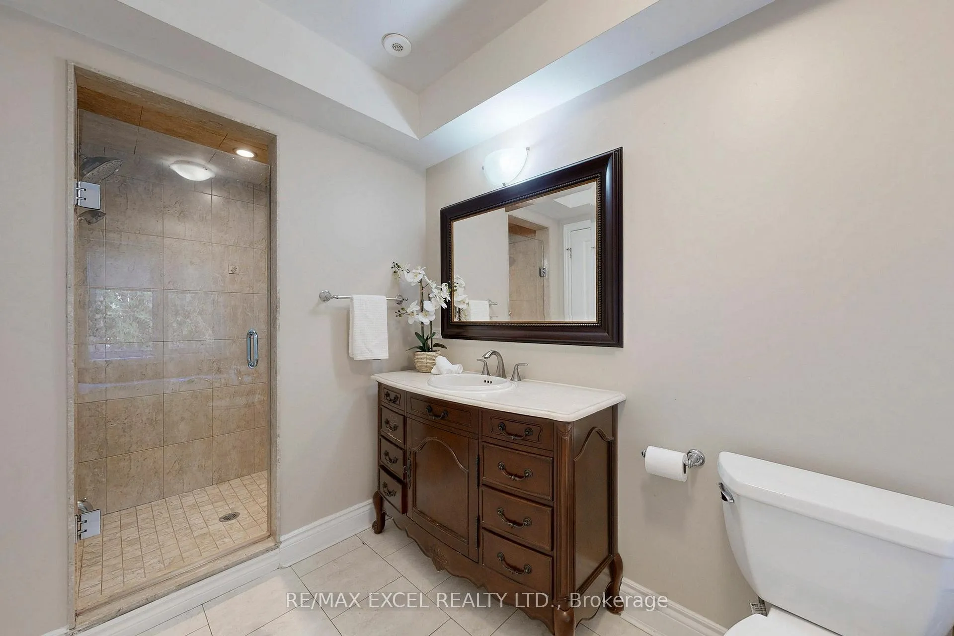 Photo 24 of 90 Fairleigh Crescent, Toronto, Forest Hill North — HOMEH