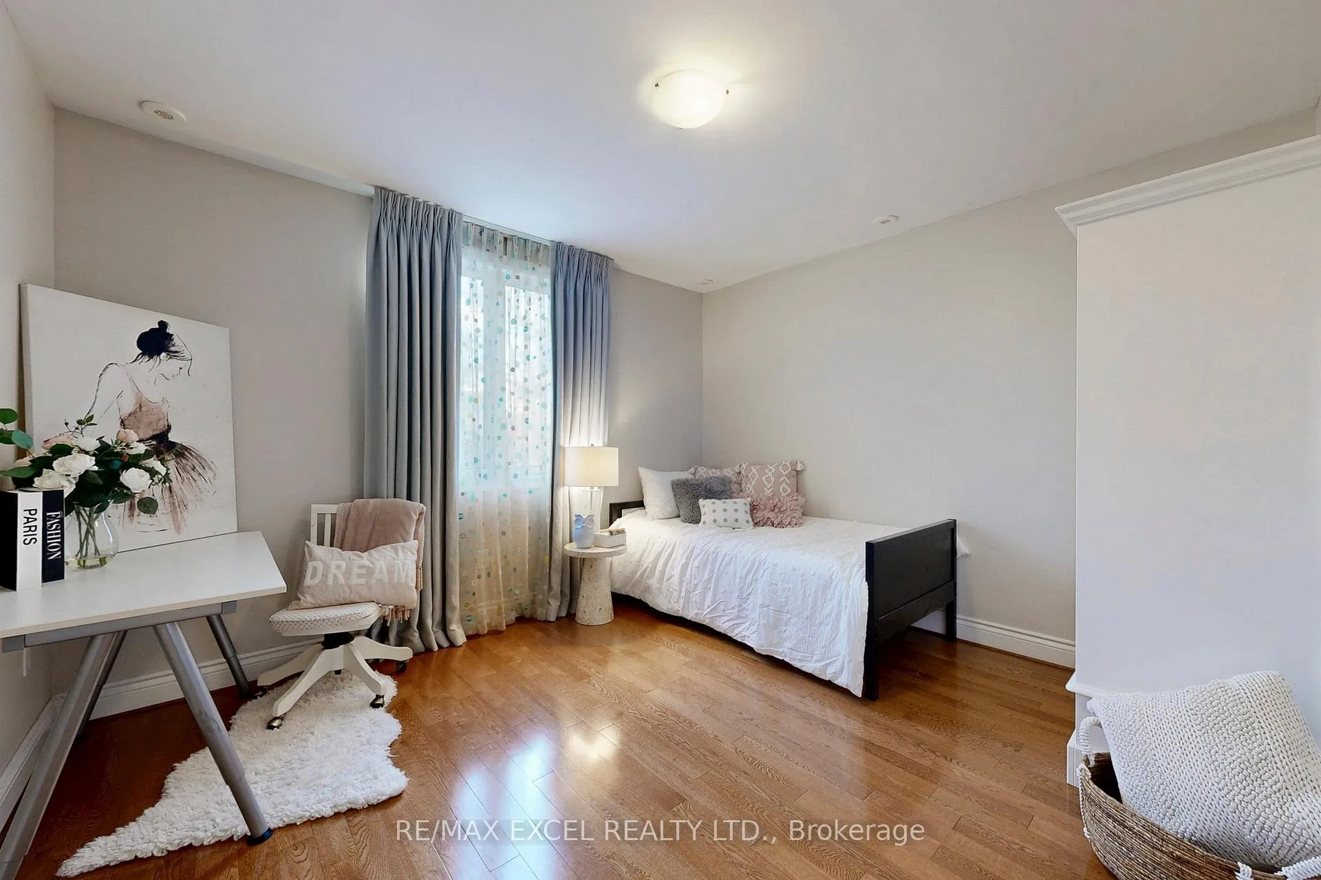 Photo 25 of 90 Fairleigh Crescent, Toronto, Forest Hill North — HOMEH
