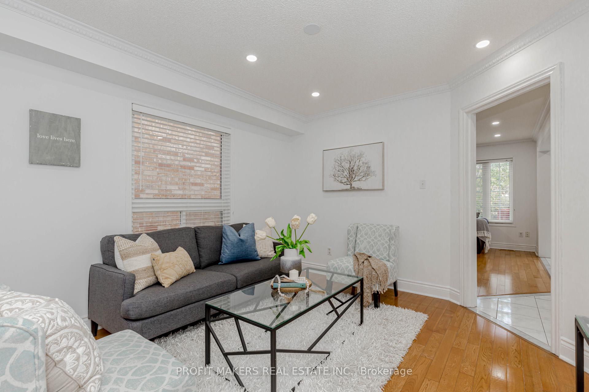 Photo 4 of 54 Trudelle Crescent, Brampton, Fletcher's Meadow — HOMEH