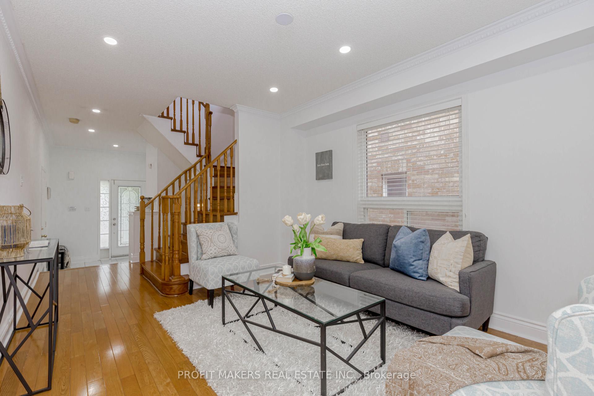 Photo 5 of 54 Trudelle Crescent, Brampton, Fletcher's Meadow — HOMEH