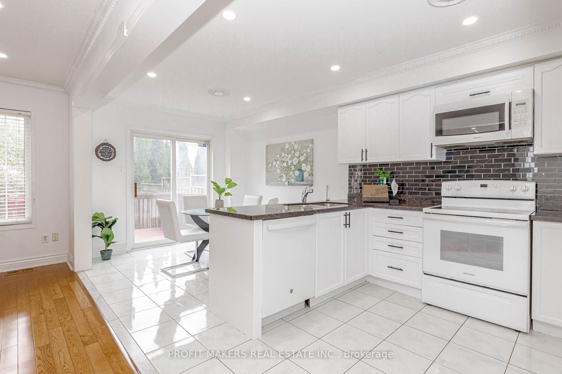Photo 6 of 54 Trudelle Crescent, Brampton, Fletcher's Meadow — HOMEH