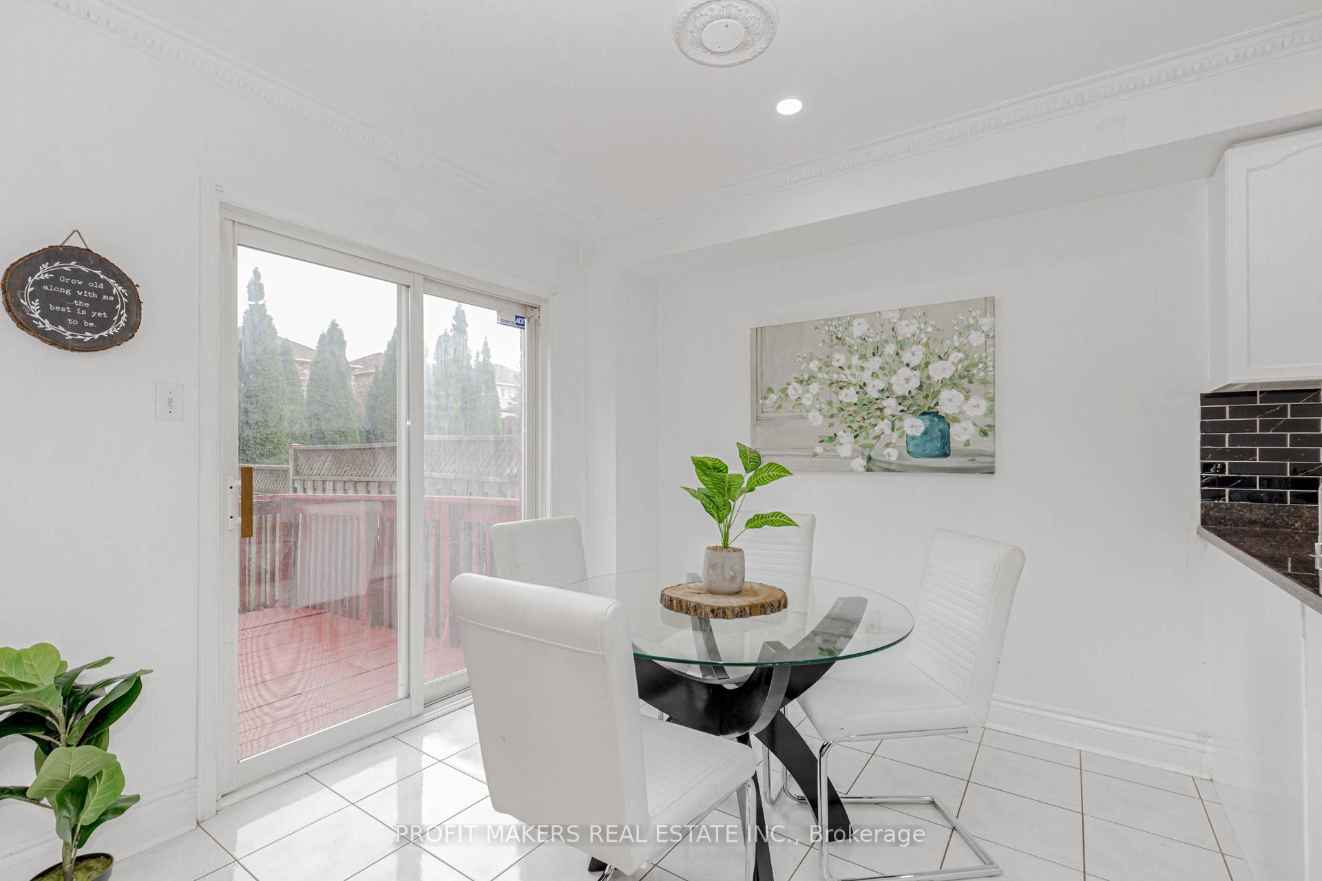 Photo 9 of 54 Trudelle Crescent, Brampton, Fletcher's Meadow — HOMEH