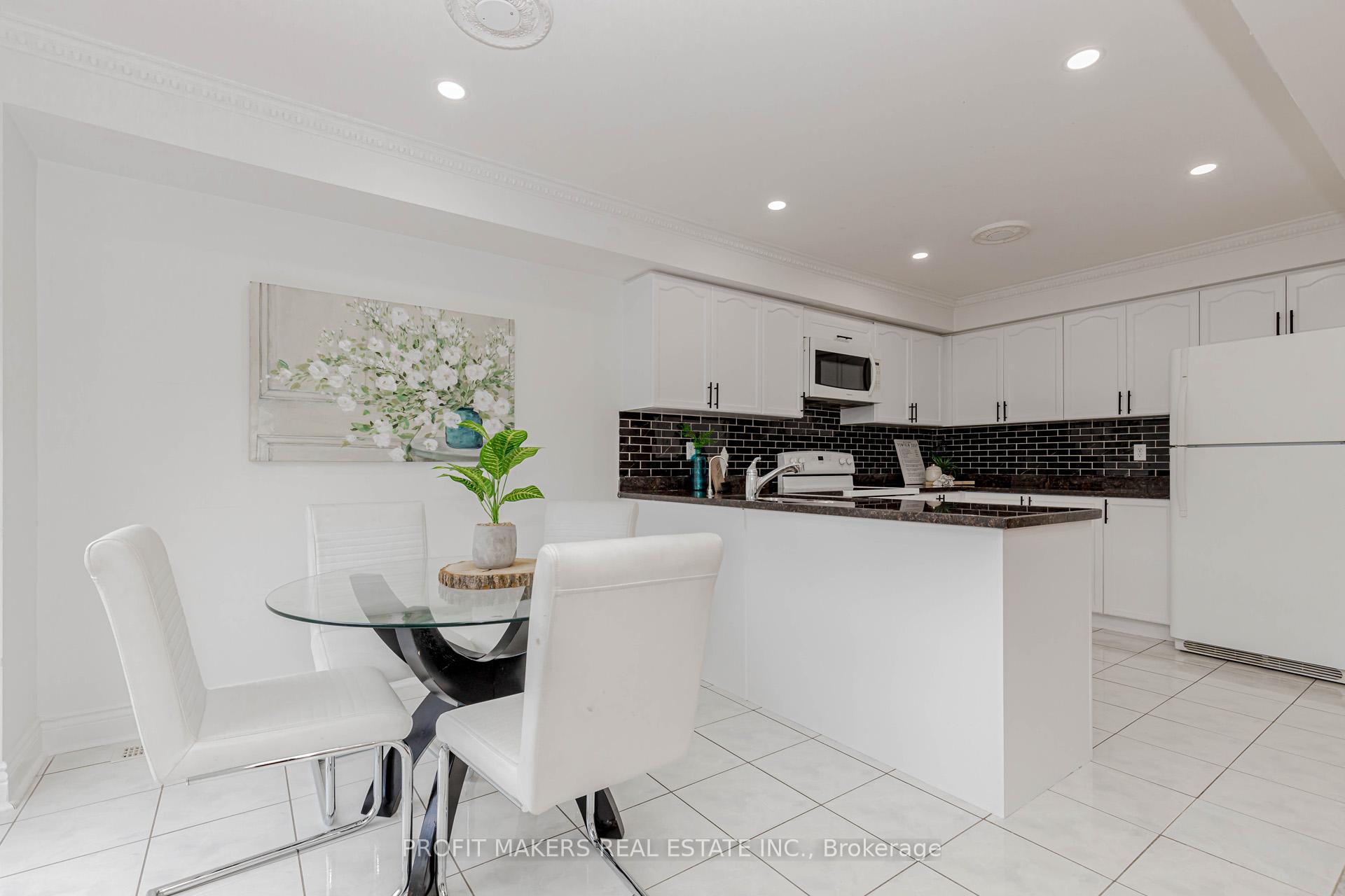 Photo 10 of 54 Trudelle Crescent, Brampton, Fletcher's Meadow — HOMEH