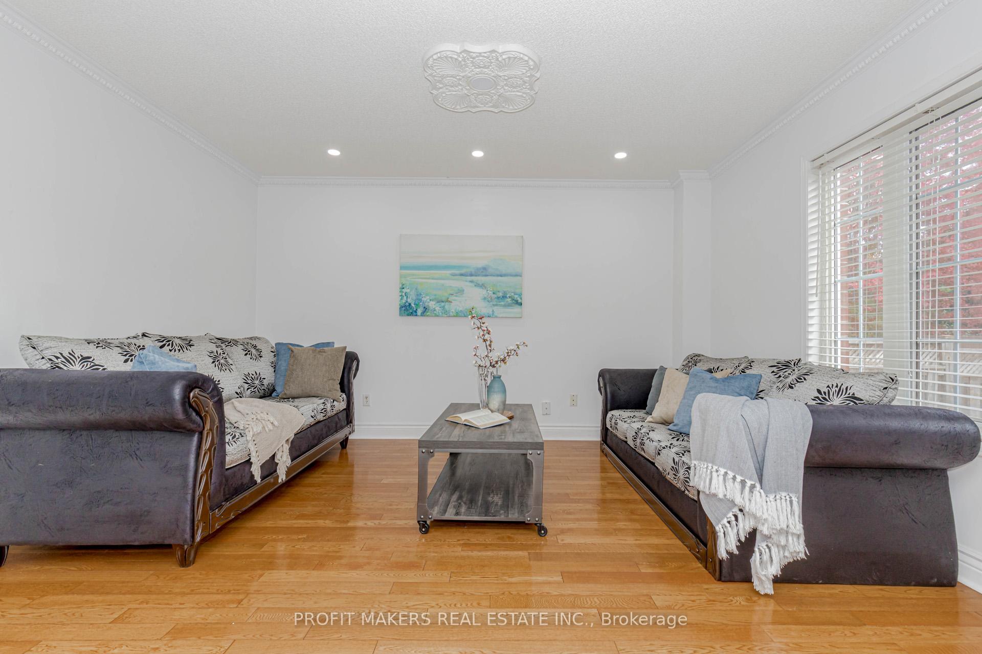 Photo 11 of 54 Trudelle Crescent, Brampton, Fletcher's Meadow — HOMEH