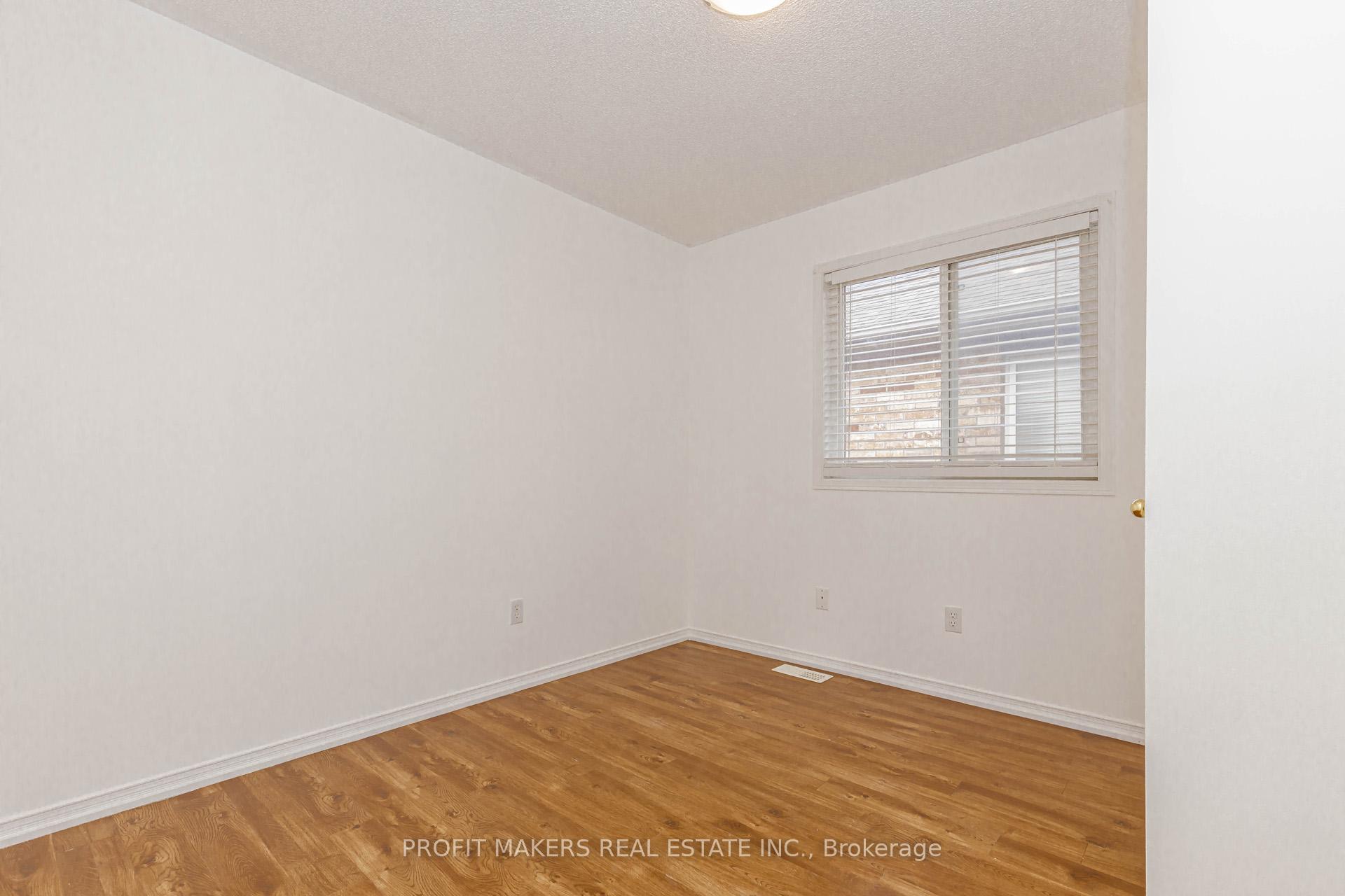 Photo 20 of 54 Trudelle Crescent, Brampton, Fletcher's Meadow — HOMEH