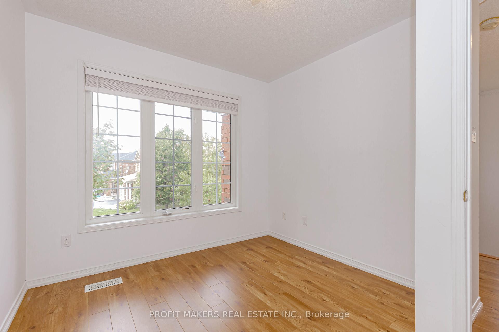 Photo 21 of 54 Trudelle Crescent, Brampton, Fletcher's Meadow — HOMEH