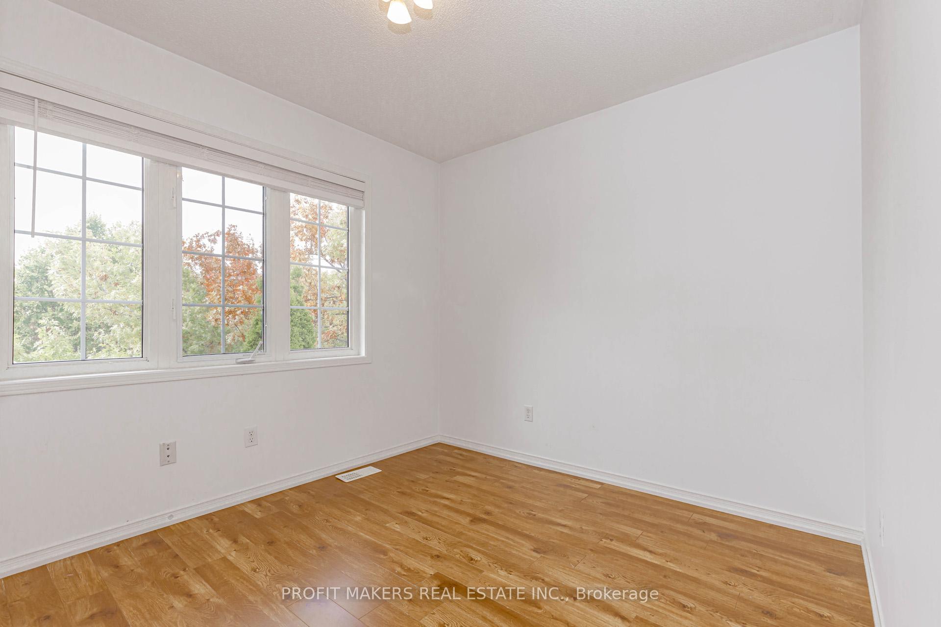 Photo 23 of 54 Trudelle Crescent, Brampton, Fletcher's Meadow — HOMEH