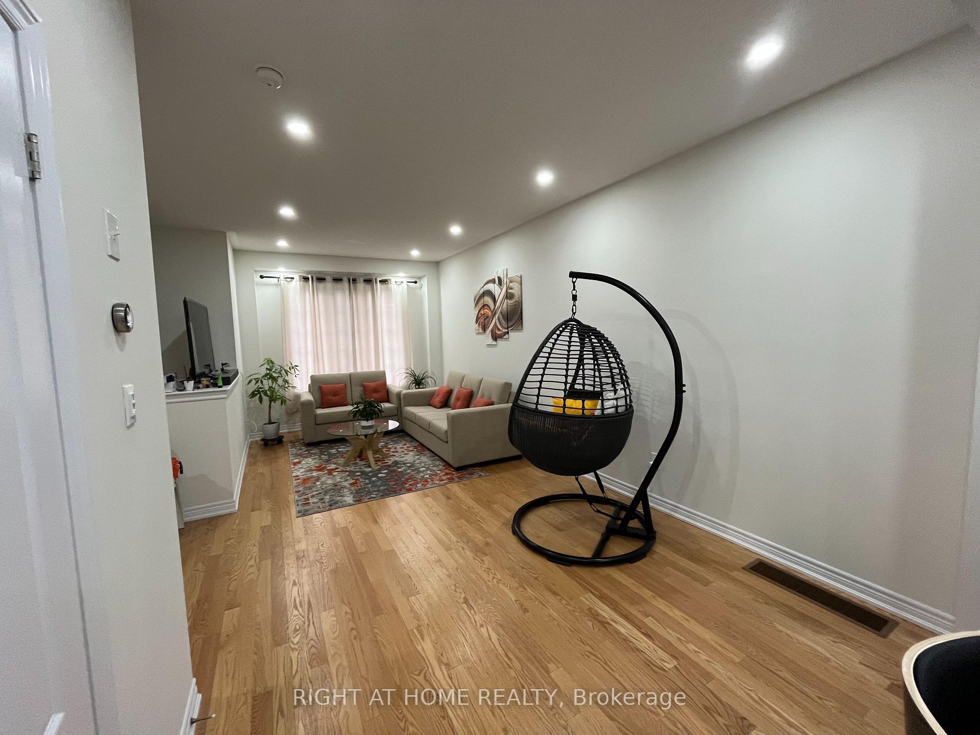 Photo 2 of 25 Sea Drifter Crescent, Brampton, Bram East — HOMEH