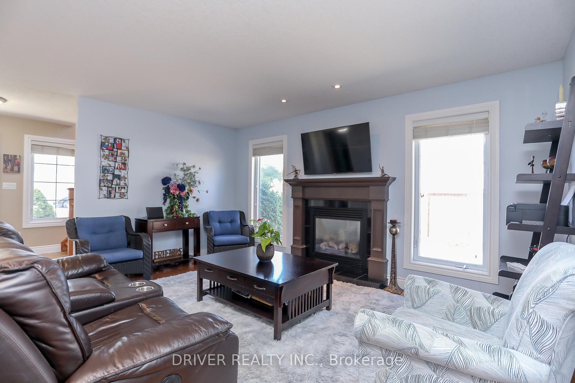 Photo 8 of 71 Queen Street S, Aylmer — HOMEH