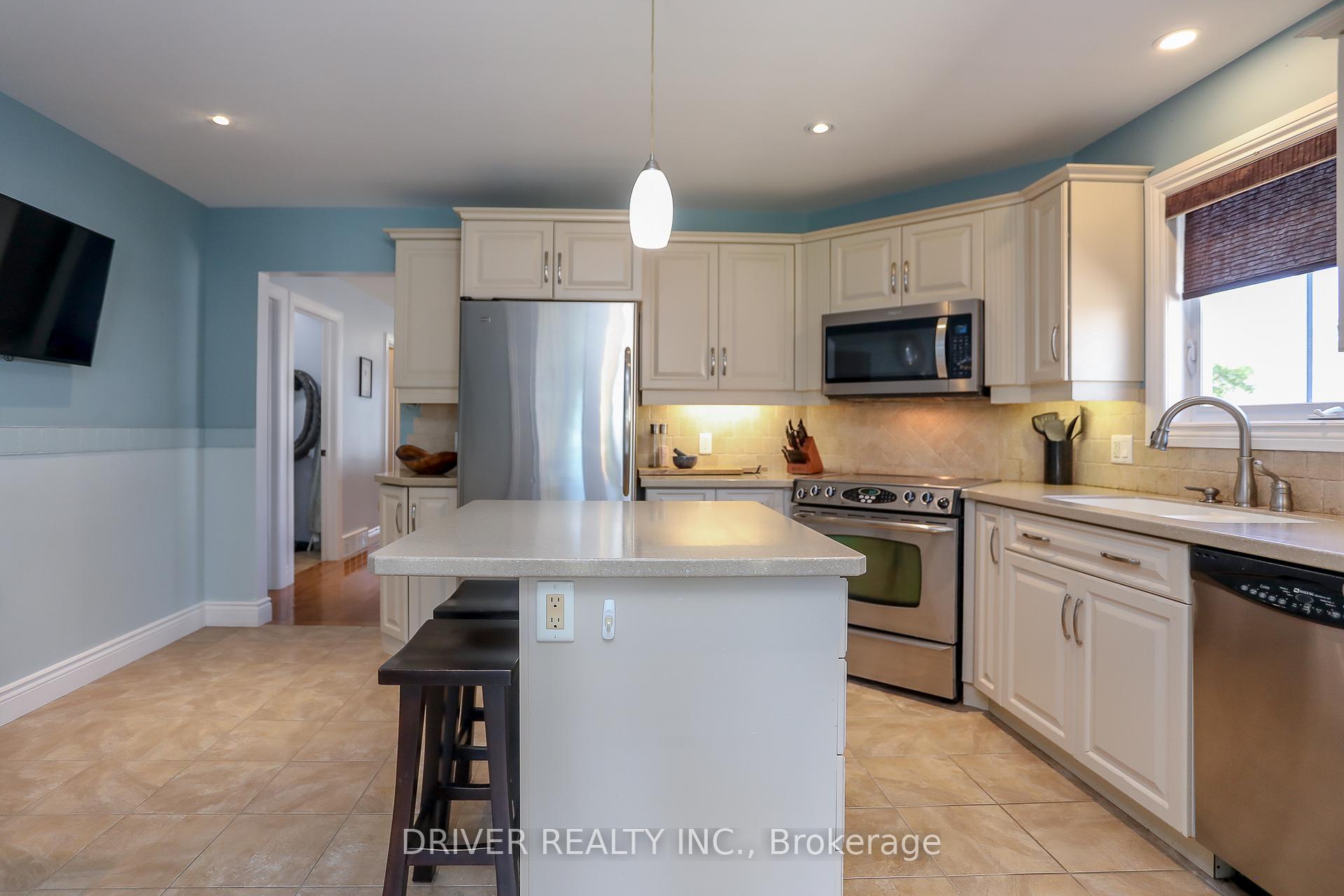 Photo 12 of 71 Queen Street S, Aylmer — HOMEH