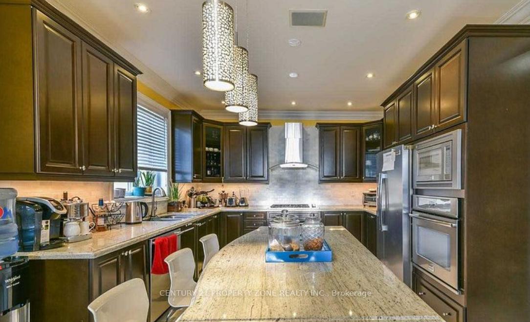 Photo 15 of 12 Fort Williams Drive, Brampton, Credit Valley — HOMEH