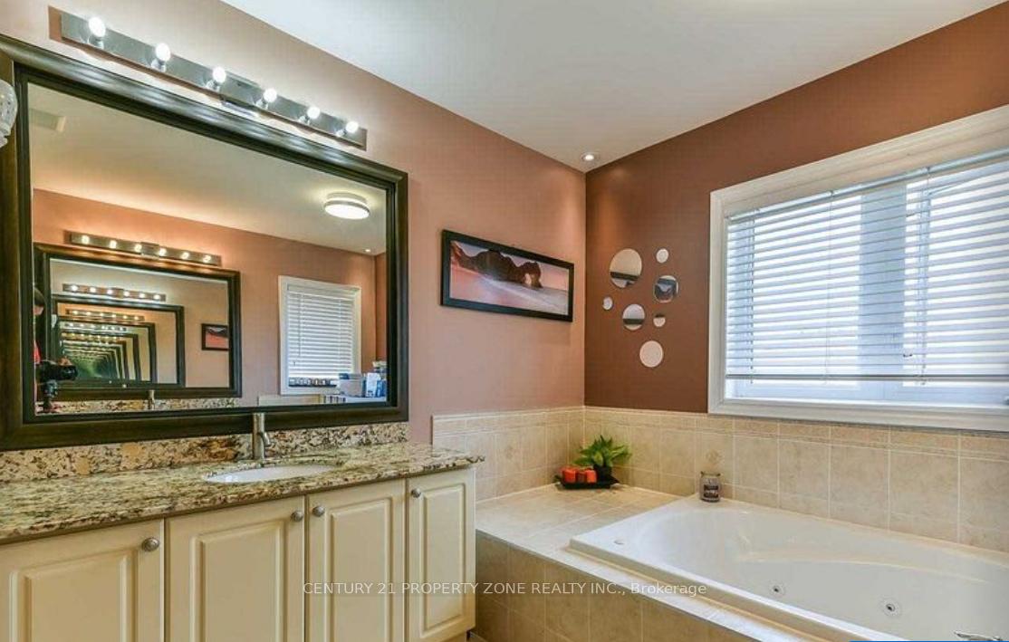 Photo 25 of 12 Fort Williams Drive, Brampton, Credit Valley — HOMEH